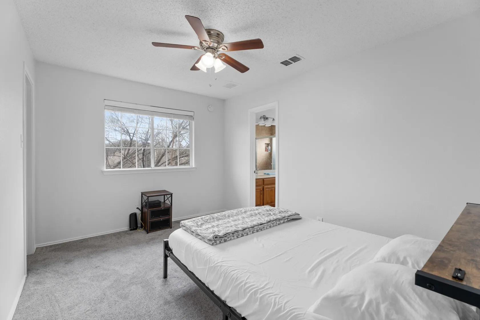 Single Family Residence For Sale in Dallas County , 2422 Whispering Cove Circle, Garland, Texas 75044, 3 Bedroom, 3 Bathroom, 2 Garage spaces, 2,158 Sqft, built in 1988, mls#21368895, Real Estate Agent in Garland, Homes For Sale in Dallas county, Homes For Sale in Garland, Realtor in Garland Texas, Real Estate Brokerage Independent Realty Texas, Luminita Cordes Realtor