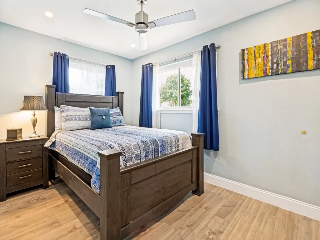 Single Family Residence For Sale in Tarrant County , 875 Lovers Lane, Grapevine, Texas 76051, 3 Bedroom, 2 Bathroom, 1 Garage spaces, 1,520 Sqft, built in 1967, mls#21365446, Real Estate Agent in Grapevine, Homes For Sale in Tarrant county, Homes For Sale in Grapevine, Realtor in Grapevine Texas, Real Estate Brokerage Independent Realty Texas, Luminita Cordes Realtor