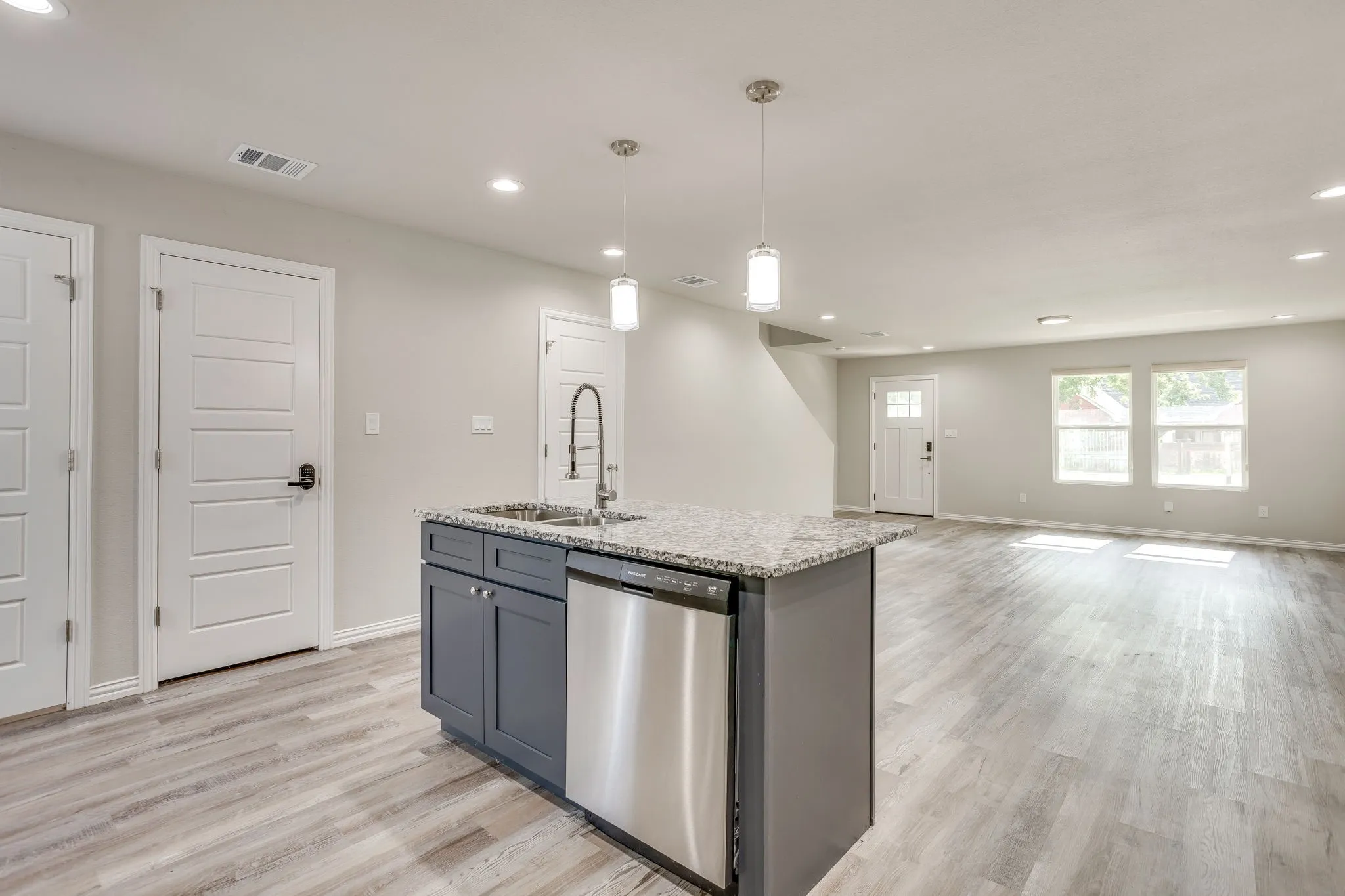 Duplex For Rent in Tarrant County , 931 River Road, Fort Worth, Texas 76114, 2 Bedroom, 3 Bathroom, Garage spaces, 1,170 Sqft, built in 2024, mls#21368433, Real Estate Agent in Fort Worth, Homes For Rent in Tarrant county, Homes For Rent in Fort Worth, Realtor in Fort Worth Texas, Real Estate Brokerage Independent Realty Texas, Luminita Cordes Realtor