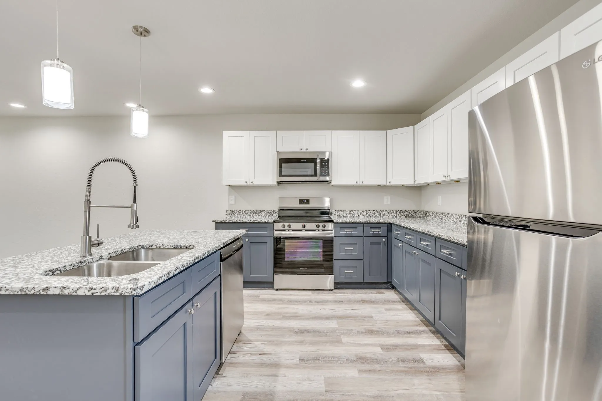 Duplex For Rent in Tarrant County , 931 River Road, Fort Worth, Texas 76114, 2 Bedroom, 3 Bathroom, Garage spaces, 1,170 Sqft, built in 2024, mls#21368433, Real Estate Agent in Fort Worth, Homes For Rent in Tarrant county, Homes For Rent in Fort Worth, Realtor in Fort Worth Texas, Real Estate Brokerage Independent Realty Texas, Luminita Cordes Realtor