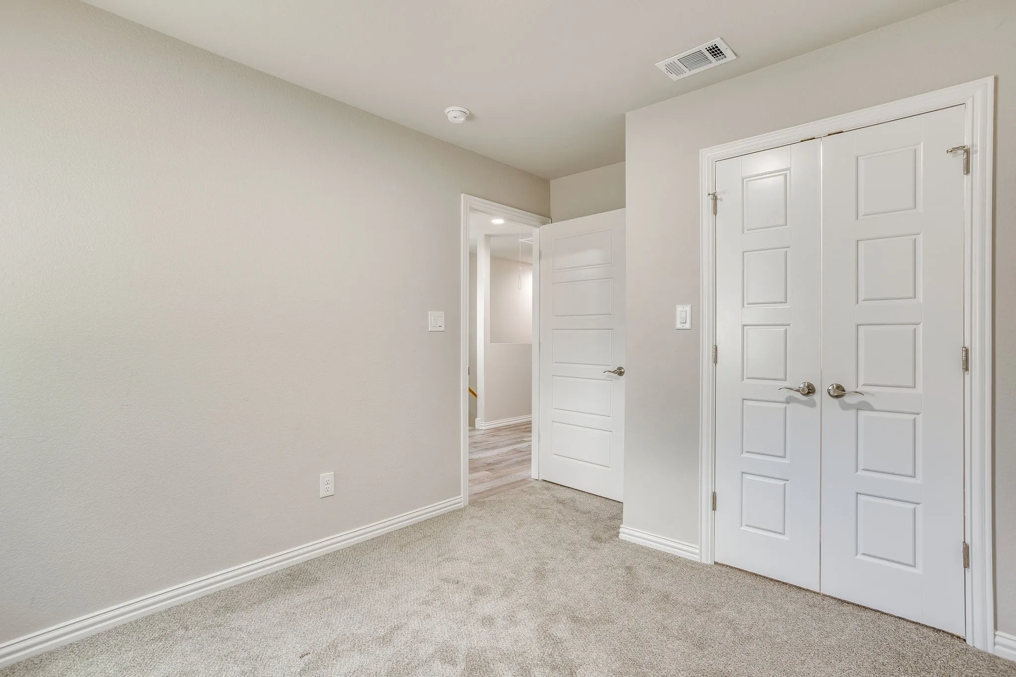 Duplex For Rent in Tarrant County , 931 River Road, Fort Worth, Texas 76114, 2 Bedroom, 3 Bathroom, Garage spaces, 1,170 Sqft, built in 2024, mls#21368433, Real Estate Agent in Fort Worth, Homes For Rent in Tarrant county, Homes For Rent in Fort Worth, Realtor in Fort Worth Texas, Real Estate Brokerage Independent Realty Texas, Luminita Cordes Realtor