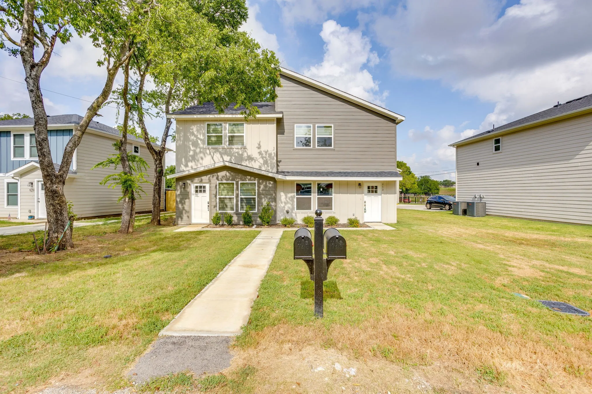 Duplex For Rent in Tarrant County , 931 River Road, Fort Worth, Texas 76114, 2 Bedroom, 3 Bathroom, Garage spaces, 1,170 Sqft, built in 2024, mls#21368433, Real Estate Agent in Fort Worth, Homes For Rent in Tarrant county, Homes For Rent in Fort Worth, Realtor in Fort Worth Texas, Real Estate Brokerage Independent Realty Texas, Luminita Cordes Realtor