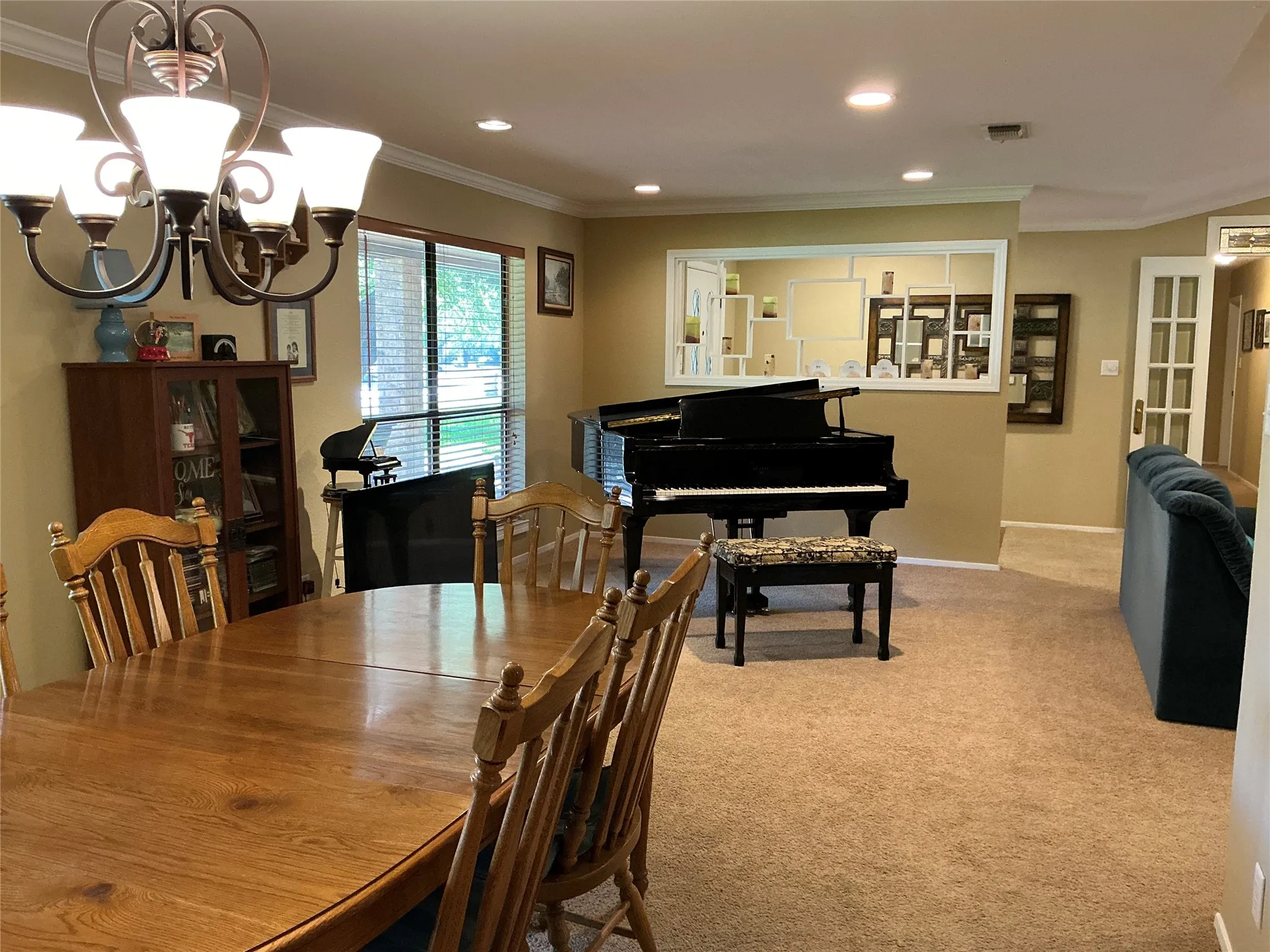 Single Family Residence For Sale in Brown County , 2802 Good Shepherd Drive, Brownwood, Texas 76801, 4 Bedroom, 4 Bathroom, Garage spaces, 3,111 Sqft, built in 1980, mls#21368139, Real Estate Agent in Brownwood, Homes For Sale in Brown county, Homes For Sale in Brownwood, Realtor in Brownwood Texas, Real Estate Brokerage Independent Realty Texas, Luminita Cordes Realtor