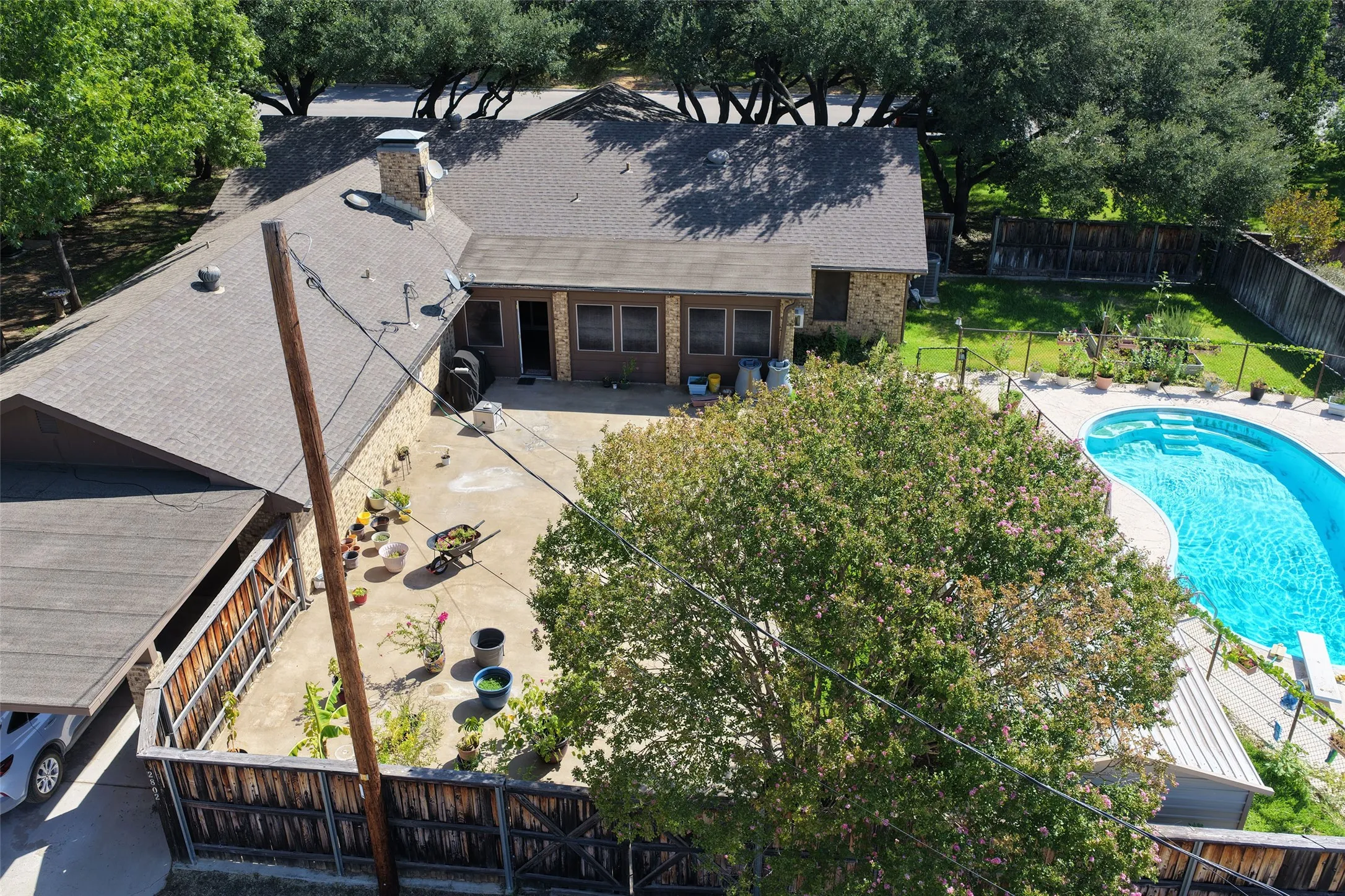 Single Family Residence For Sale in Brown County , 2802 Good Shepherd Drive, Brownwood, Texas 76801, 4 Bedroom, 4 Bathroom, Garage spaces, 3,111 Sqft, built in 1980, mls#21368139, Real Estate Agent in Brownwood, Homes For Sale in Brown county, Homes For Sale in Brownwood, Realtor in Brownwood Texas, Real Estate Brokerage Independent Realty Texas, Luminita Cordes Realtor