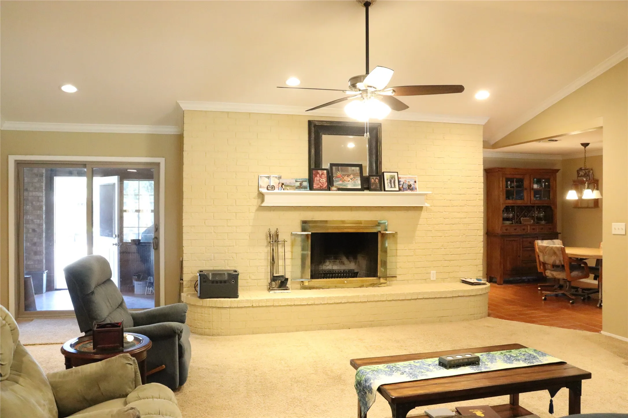 Single Family Residence For Sale in Brown County , 2802 Good Shepherd Drive, Brownwood, Texas 76801, 4 Bedroom, 4 Bathroom, Garage spaces, 3,111 Sqft, built in 1980, mls#21368139, Real Estate Agent in Brownwood, Homes For Sale in Brown county, Homes For Sale in Brownwood, Realtor in Brownwood Texas, Real Estate Brokerage Independent Realty Texas, Luminita Cordes Realtor