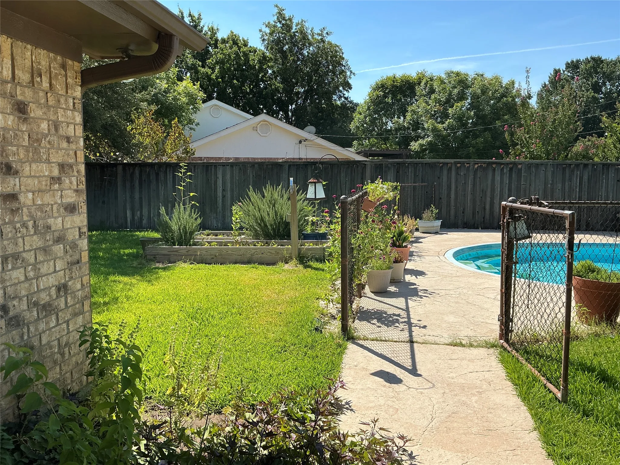 Single Family Residence For Sale in Brown County , 2802 Good Shepherd Drive, Brownwood, Texas 76801, 4 Bedroom, 4 Bathroom, Garage spaces, 3,111 Sqft, built in 1980, mls#21368139, Real Estate Agent in Brownwood, Homes For Sale in Brown county, Homes For Sale in Brownwood, Realtor in Brownwood Texas, Real Estate Brokerage Independent Realty Texas, Luminita Cordes Realtor