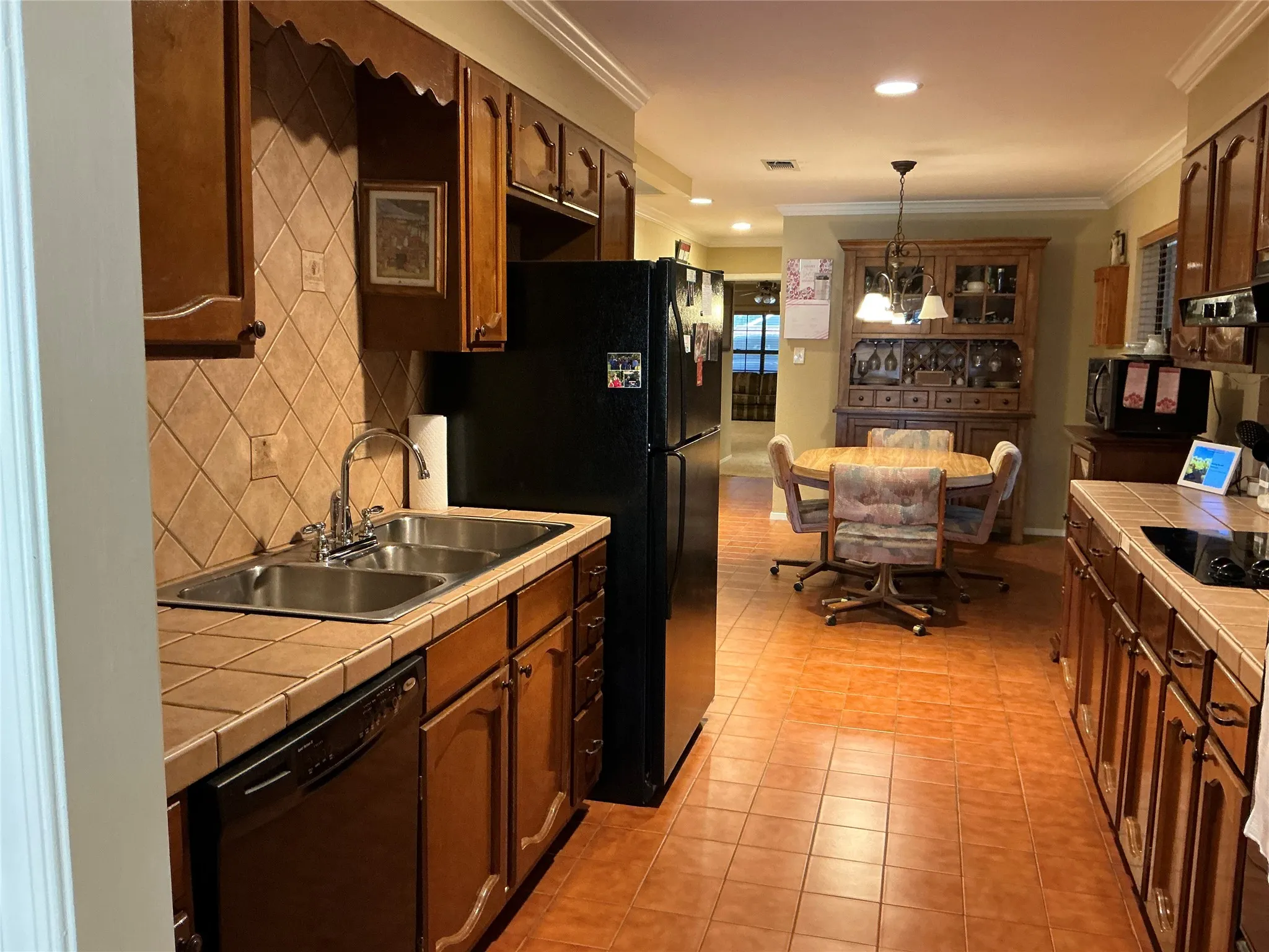 Single Family Residence For Sale in Brown County , 2802 Good Shepherd Drive, Brownwood, Texas 76801, 4 Bedroom, 4 Bathroom, Garage spaces, 3,111 Sqft, built in 1980, mls#21368139, Real Estate Agent in Brownwood, Homes For Sale in Brown county, Homes For Sale in Brownwood, Realtor in Brownwood Texas, Real Estate Brokerage Independent Realty Texas, Luminita Cordes Realtor