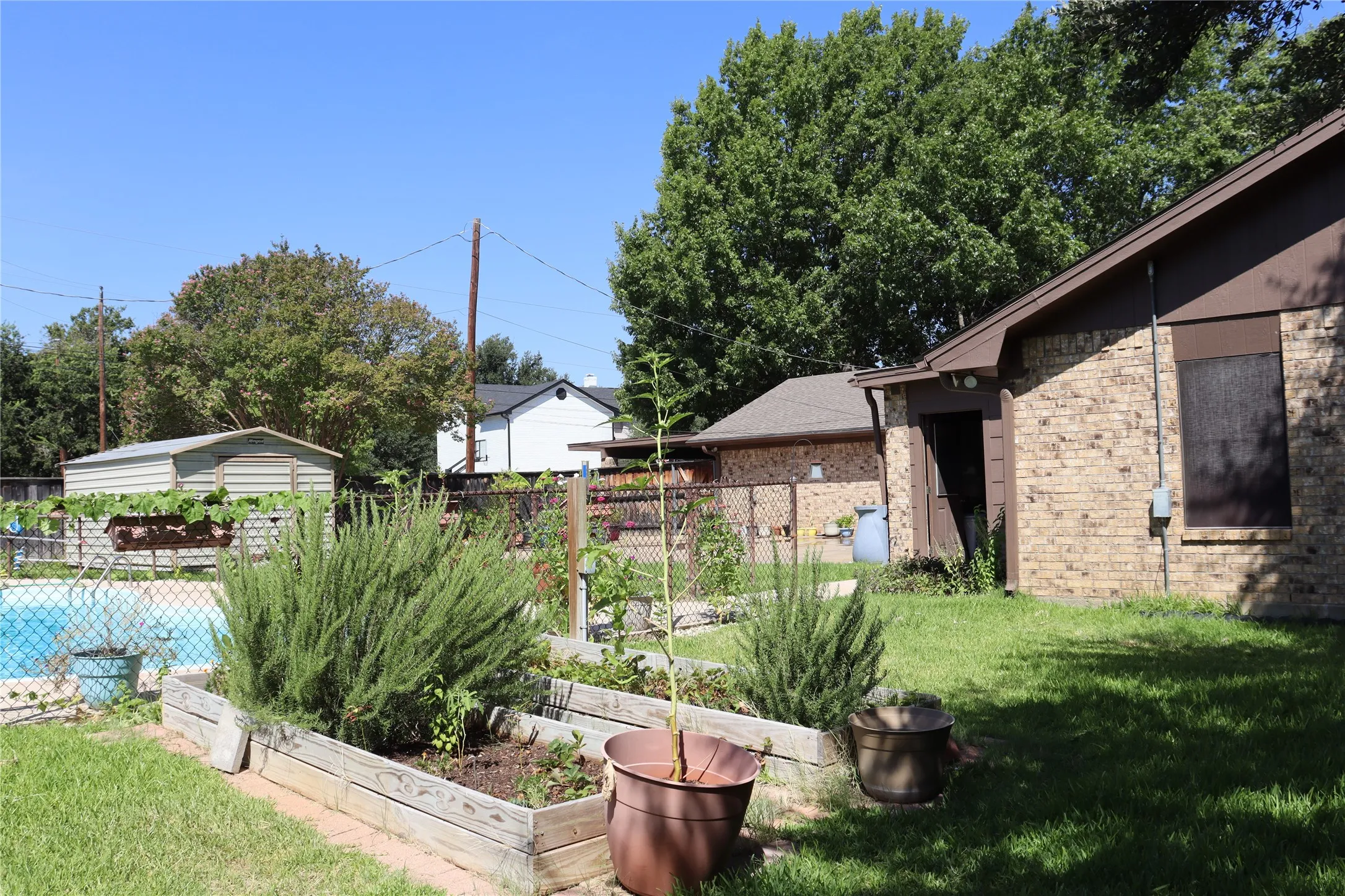 Single Family Residence For Sale in Brown County , 2802 Good Shepherd Drive, Brownwood, Texas 76801, 4 Bedroom, 4 Bathroom, Garage spaces, 3,111 Sqft, built in 1980, mls#21368139, Real Estate Agent in Brownwood, Homes For Sale in Brown county, Homes For Sale in Brownwood, Realtor in Brownwood Texas, Real Estate Brokerage Independent Realty Texas, Luminita Cordes Realtor