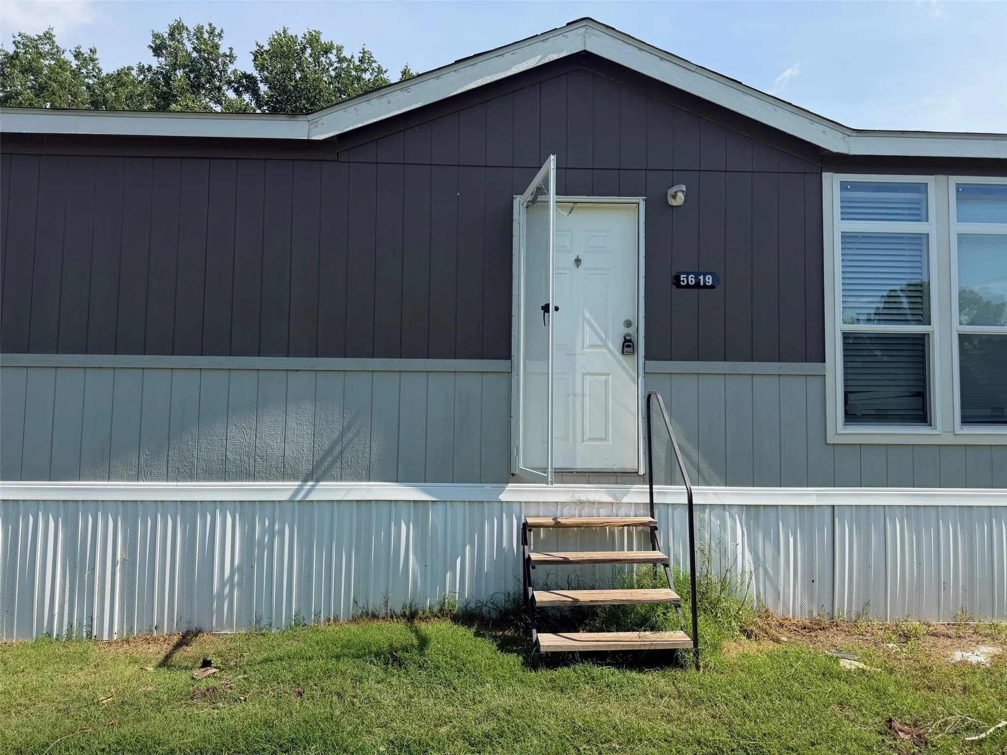 Mobile Home For Sale in Hood County , 5619 Arkansas Trail, Granbury, Texas 76048, 3 Bedroom, 2 Bathroom, Garage spaces, 1,920 Sqft, built in 2021, mls#21368902, Real Estate Agent in Granbury, Homes For Sale in Hood county, Homes For Sale in Granbury, Realtor in Granbury Texas, Real Estate Brokerage Independent Realty Texas, Luminita Cordes Realtor