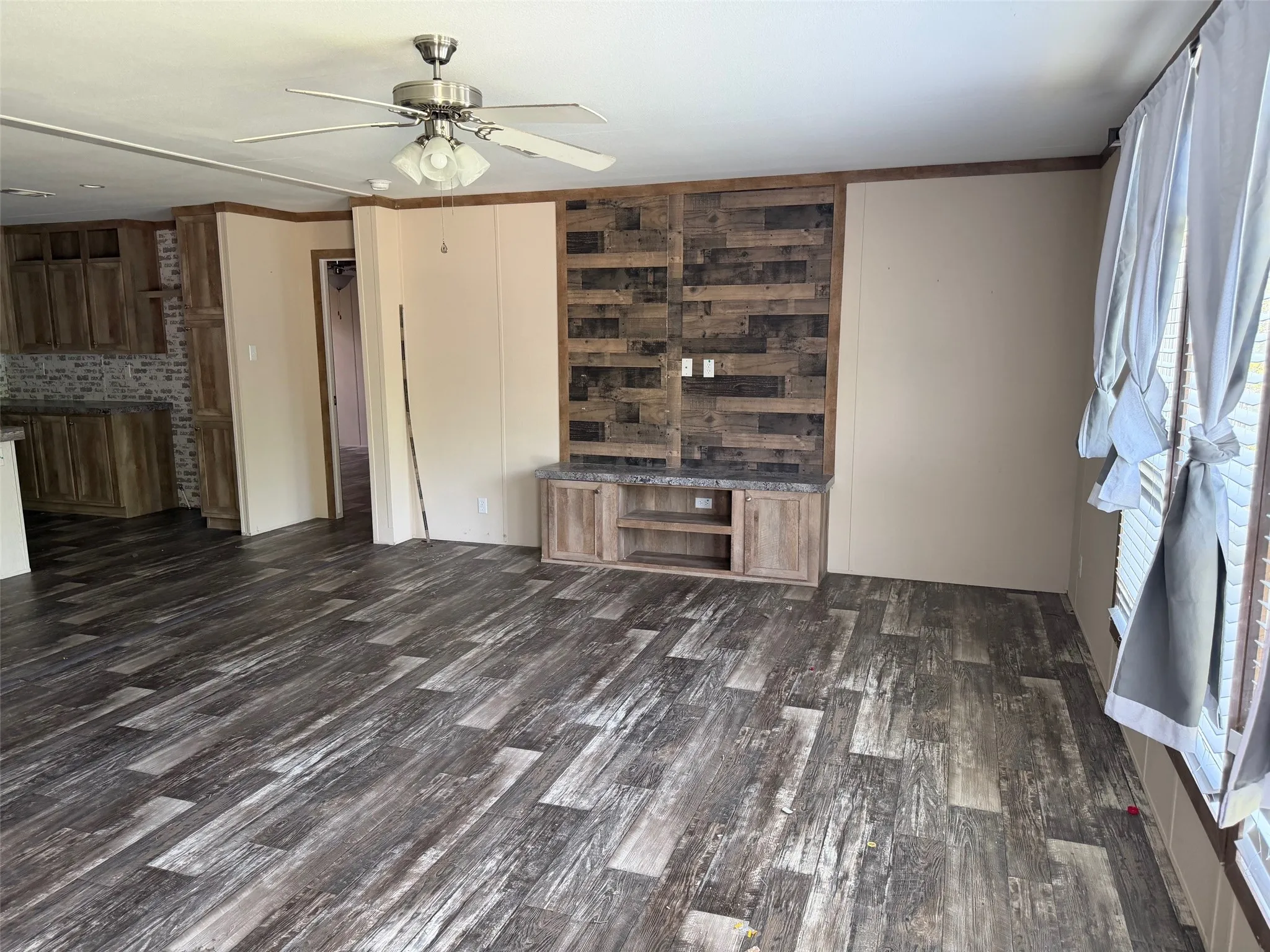 Mobile Home For Sale in Hood County , 5619 Arkansas Trail, Granbury, Texas 76048, 3 Bedroom, 2 Bathroom, Garage spaces, 1,920 Sqft, built in 2021, mls#21368902, Real Estate Agent in Granbury, Homes For Sale in Hood county, Homes For Sale in Granbury, Realtor in Granbury Texas, Real Estate Brokerage Independent Realty Texas, Luminita Cordes Realtor
