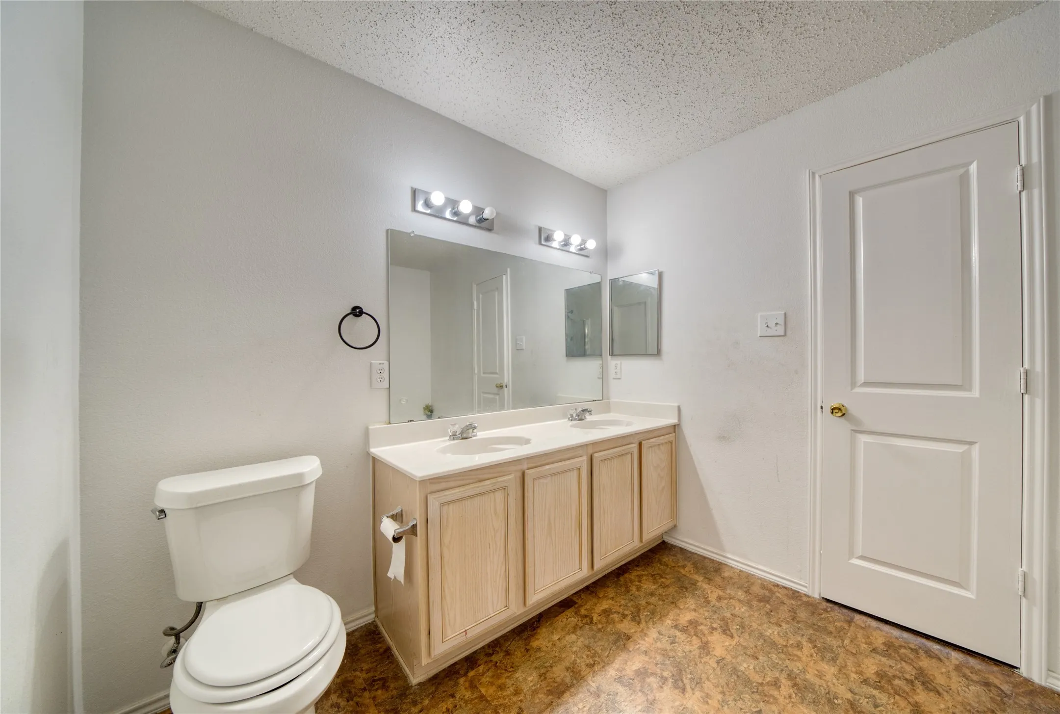 Single Family Residence For Rent in Collin County , 4212 Dolores Street, Mc Kinney, Texas 75070, 3 Bedroom, 3 Bathroom, 2 Garage spaces, 2,306 Sqft, built in 2004, mls#21368113, Real Estate Agent in Mc Kinney, Homes For Rent in Collin county, Homes For Rent in Mc Kinney, Realtor in Mc Kinney Texas, Real Estate Brokerage Independent Realty Texas, Luminita Cordes Realtor