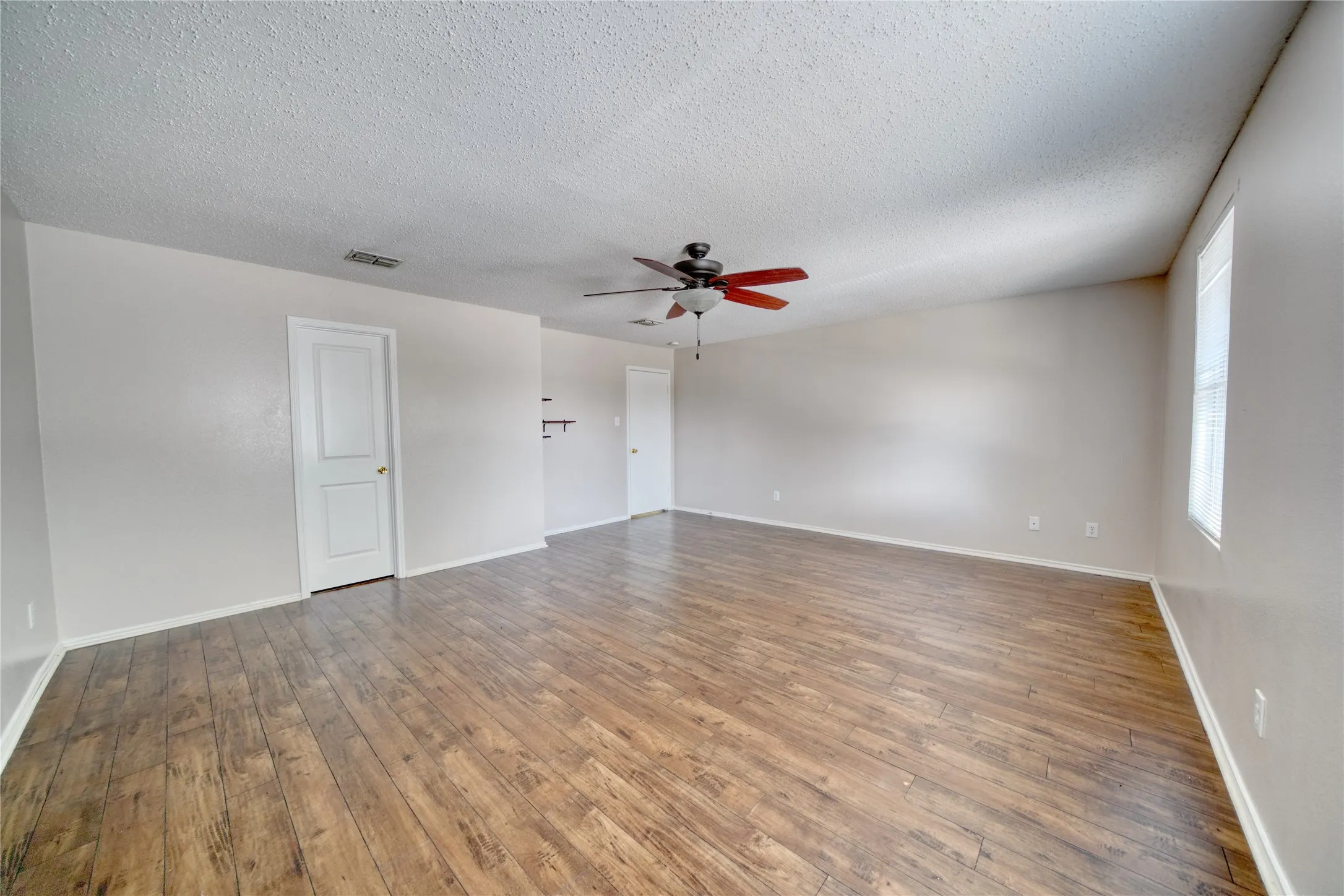 Single Family Residence For Rent in Collin County , 4212 Dolores Street, Mc Kinney, Texas 75070, 3 Bedroom, 3 Bathroom, 2 Garage spaces, 2,306 Sqft, built in 2004, mls#21368113, Real Estate Agent in Mc Kinney, Homes For Rent in Collin county, Homes For Rent in Mc Kinney, Realtor in Mc Kinney Texas, Real Estate Brokerage Independent Realty Texas, Luminita Cordes Realtor