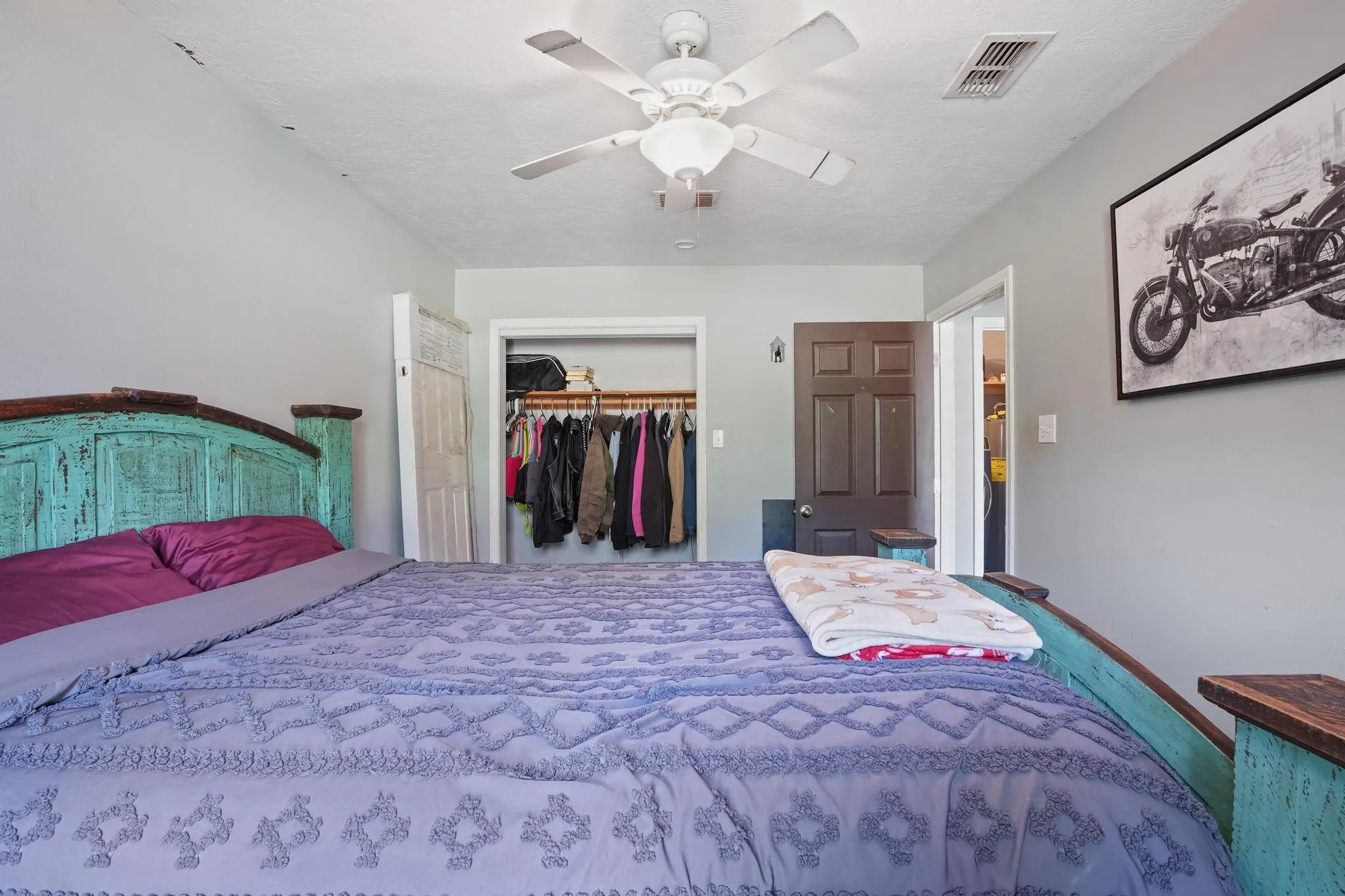 Single Family Residence For Sale in Leon County , 3861 State Highway 75 S, Centerville, Texas 75833, 4 Bedroom, 2 Bathroom, Garage spaces, 2,304 Sqft, built in 2006, mls#21368908, Real Estate Agent in Centerville, Homes For Sale in Leon county, Homes For Sale in Centerville, Realtor in Centerville Texas, Real Estate Brokerage Independent Realty Texas, Luminita Cordes Realtor