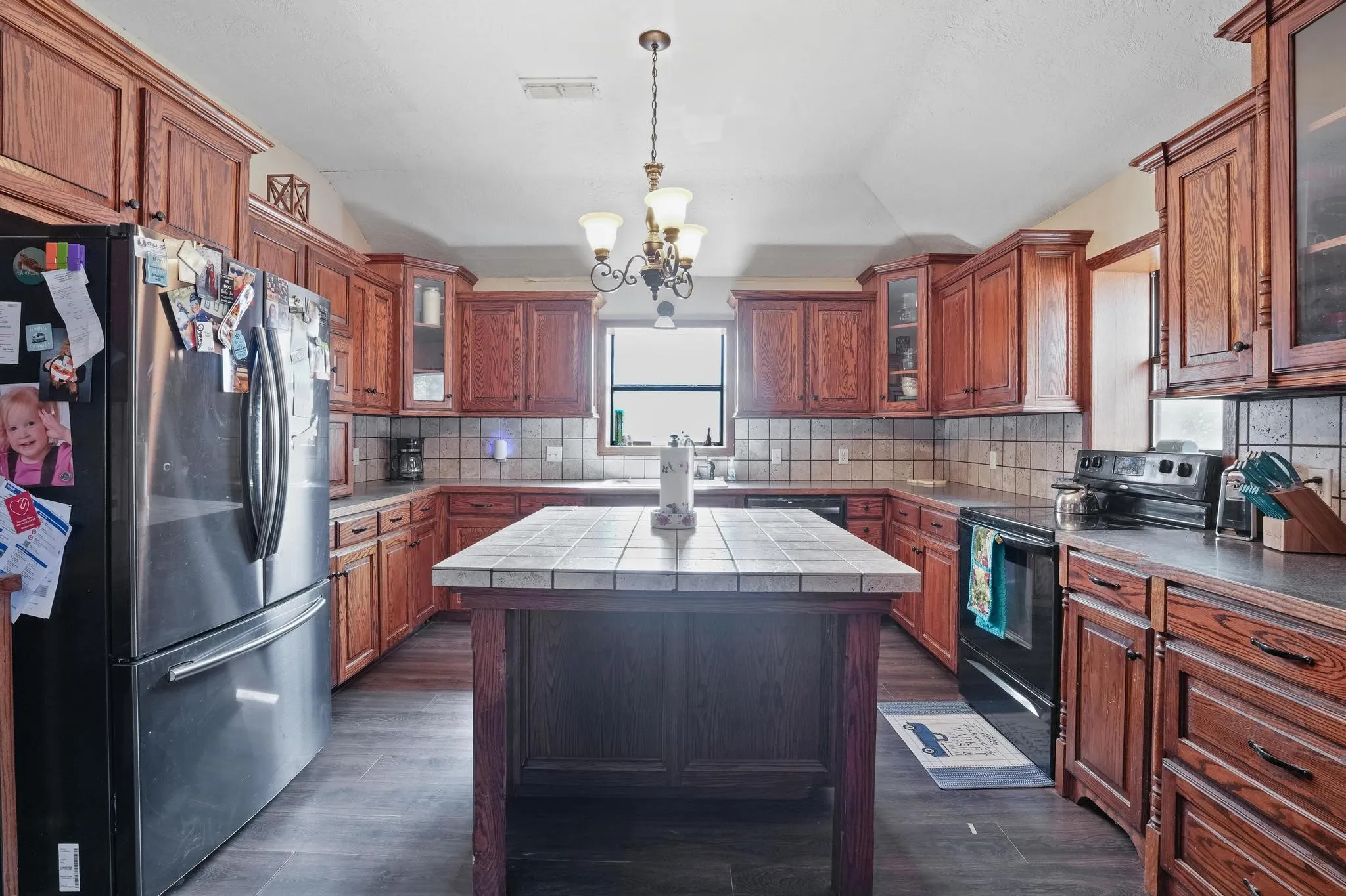 Single Family Residence For Sale in Leon County , 3861 State Highway 75 S, Centerville, Texas 75833, 4 Bedroom, 2 Bathroom, Garage spaces, 2,304 Sqft, built in 2006, mls#21368908, Real Estate Agent in Centerville, Homes For Sale in Leon county, Homes For Sale in Centerville, Realtor in Centerville Texas, Real Estate Brokerage Independent Realty Texas, Luminita Cordes Realtor