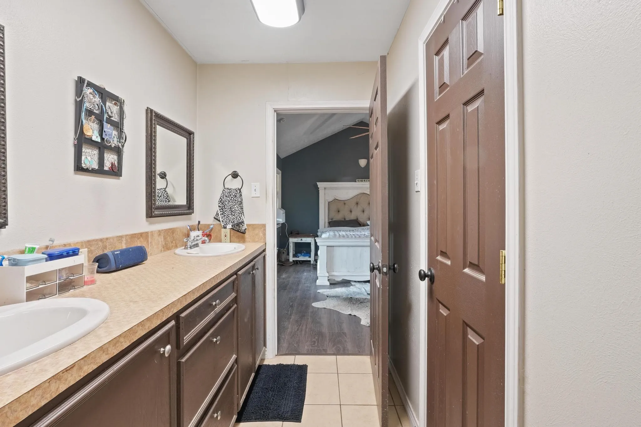 Single Family Residence For Sale in Leon County , 3861 State Highway 75 S, Centerville, Texas 75833, 4 Bedroom, 2 Bathroom, Garage spaces, 2,304 Sqft, built in 2006, mls#21368908, Real Estate Agent in Centerville, Homes For Sale in Leon county, Homes For Sale in Centerville, Realtor in Centerville Texas, Real Estate Brokerage Independent Realty Texas, Luminita Cordes Realtor