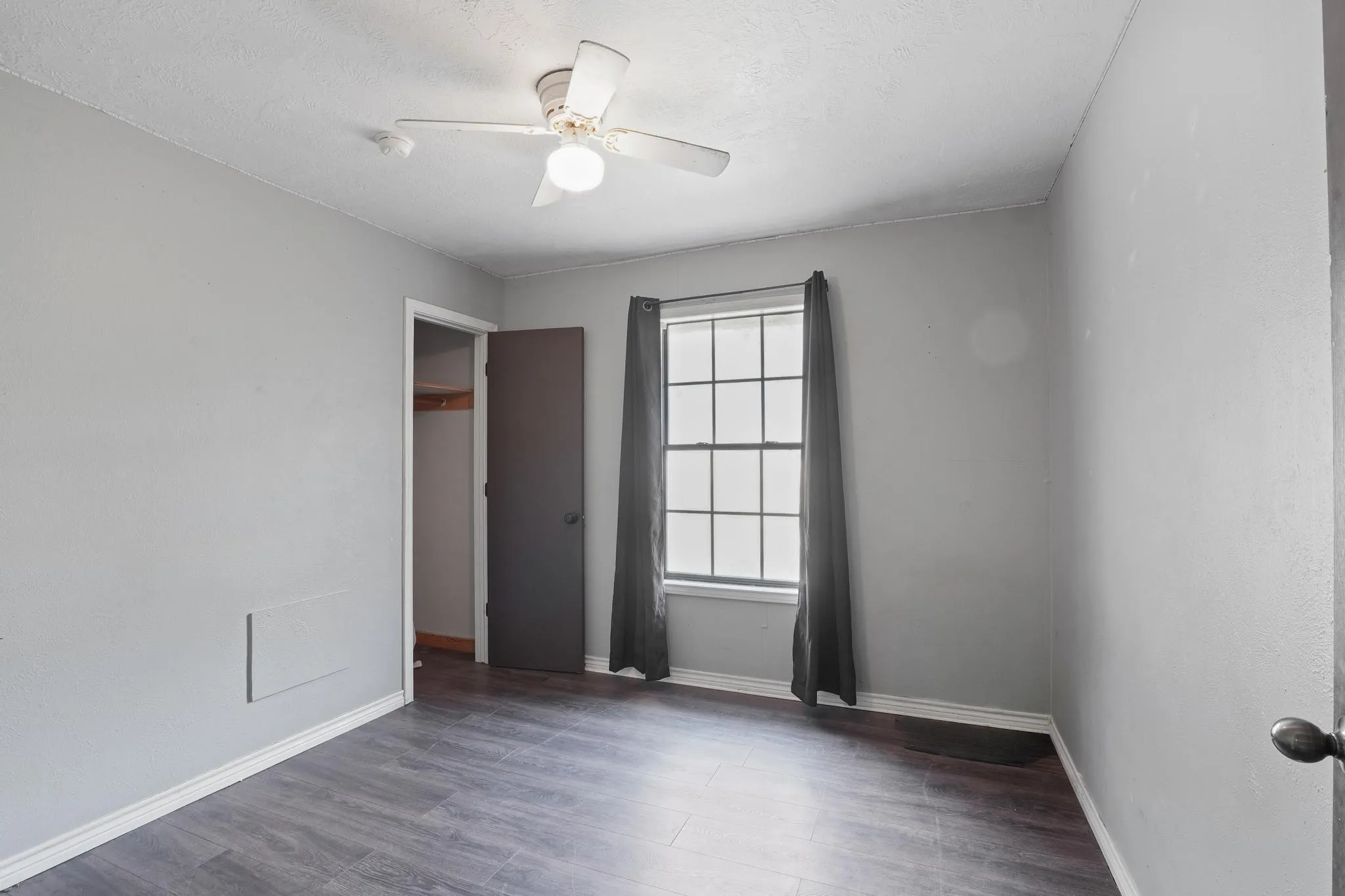 Single Family Residence For Sale in Leon County , 3861 State Highway 75 S, Centerville, Texas 75833, 4 Bedroom, 2 Bathroom, Garage spaces, 2,304 Sqft, built in 2006, mls#21368908, Real Estate Agent in Centerville, Homes For Sale in Leon county, Homes For Sale in Centerville, Realtor in Centerville Texas, Real Estate Brokerage Independent Realty Texas, Luminita Cordes Realtor
