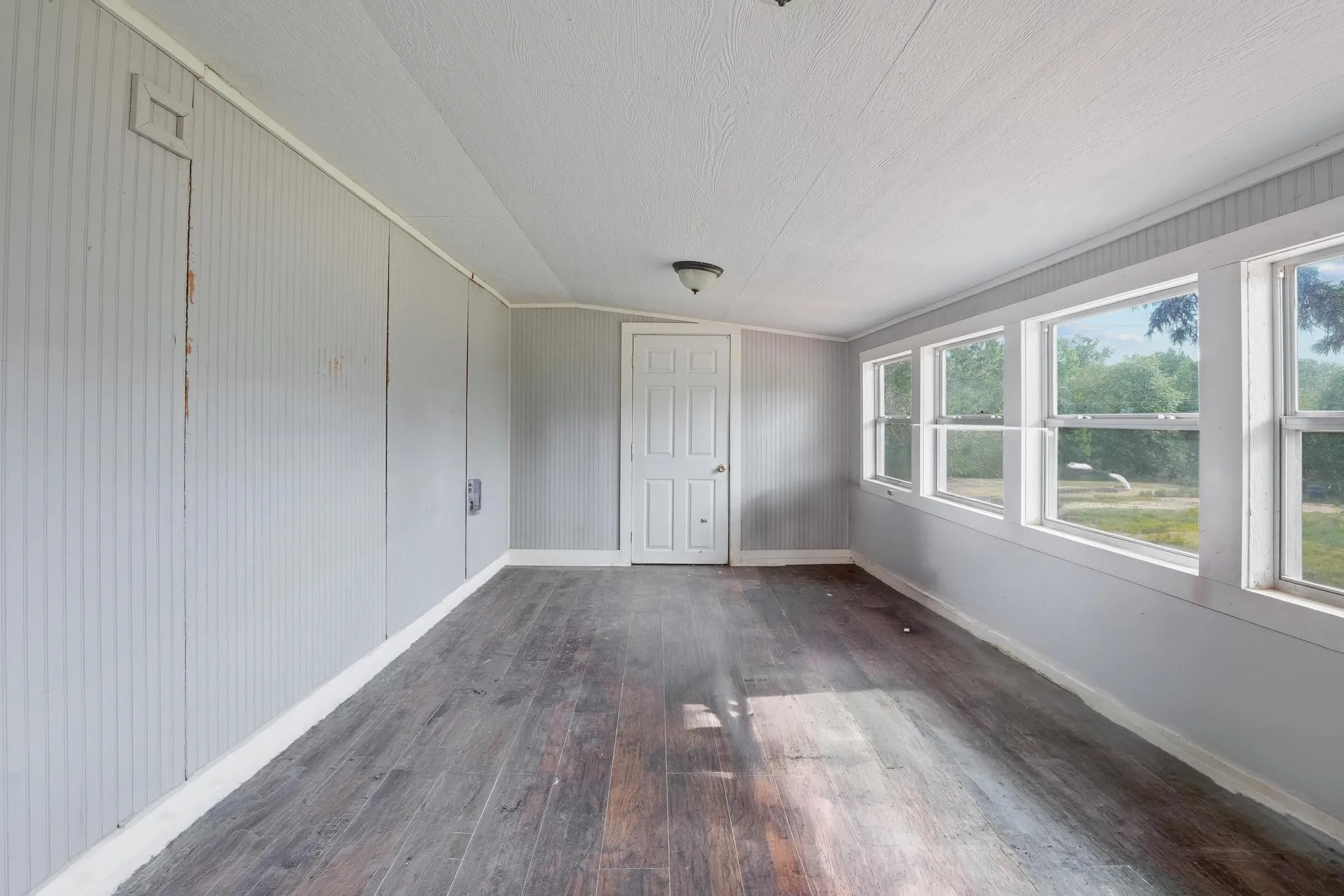 Single Family Residence For Sale in Leon County , 3861 State Highway 75 S, Centerville, Texas 75833, 4 Bedroom, 2 Bathroom, Garage spaces, 2,304 Sqft, built in 2006, mls#21368908, Real Estate Agent in Centerville, Homes For Sale in Leon county, Homes For Sale in Centerville, Realtor in Centerville Texas, Real Estate Brokerage Independent Realty Texas, Luminita Cordes Realtor
