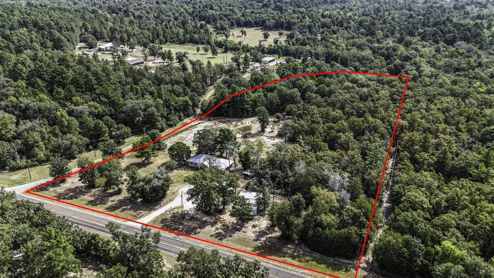 Single Family Residence For Sale in Leon County , 3861 State Highway 75 S, Centerville, Texas 75833, 4 Bedroom, 2 Bathroom, Garage spaces, 2,304 Sqft, built in 2006, mls#21368908, Real Estate Agent in Centerville, Homes For Sale in Leon county, Homes For Sale in Centerville, Realtor in Centerville Texas, Real Estate Brokerage Independent Realty Texas, Luminita Cordes Realtor