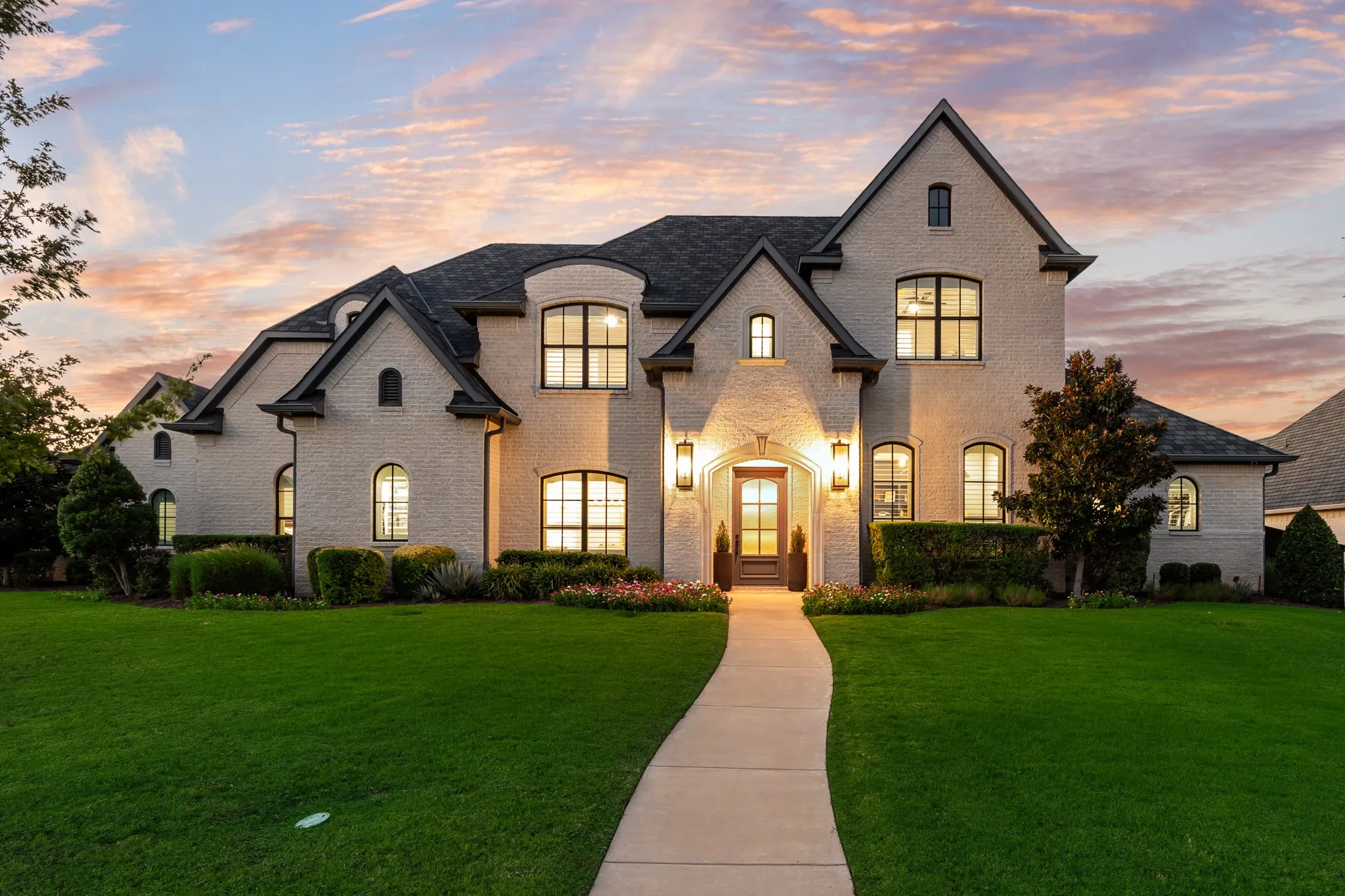 Single Family Residence For Sale in Ellis County , 2201 Hanna Court, Midlothian, Texas 76065, 4 Bedroom, 5 Bathroom, 3 Garage spaces, 4,067 Sqft, built in 2019, mls#21366571, Real Estate Agent in Midlothian, Homes For Sale in Ellis county, Homes For Sale in Midlothian, Realtor in Midlothian Texas, Real Estate Brokerage Independent Realty Texas, Luminita Cordes Realtor