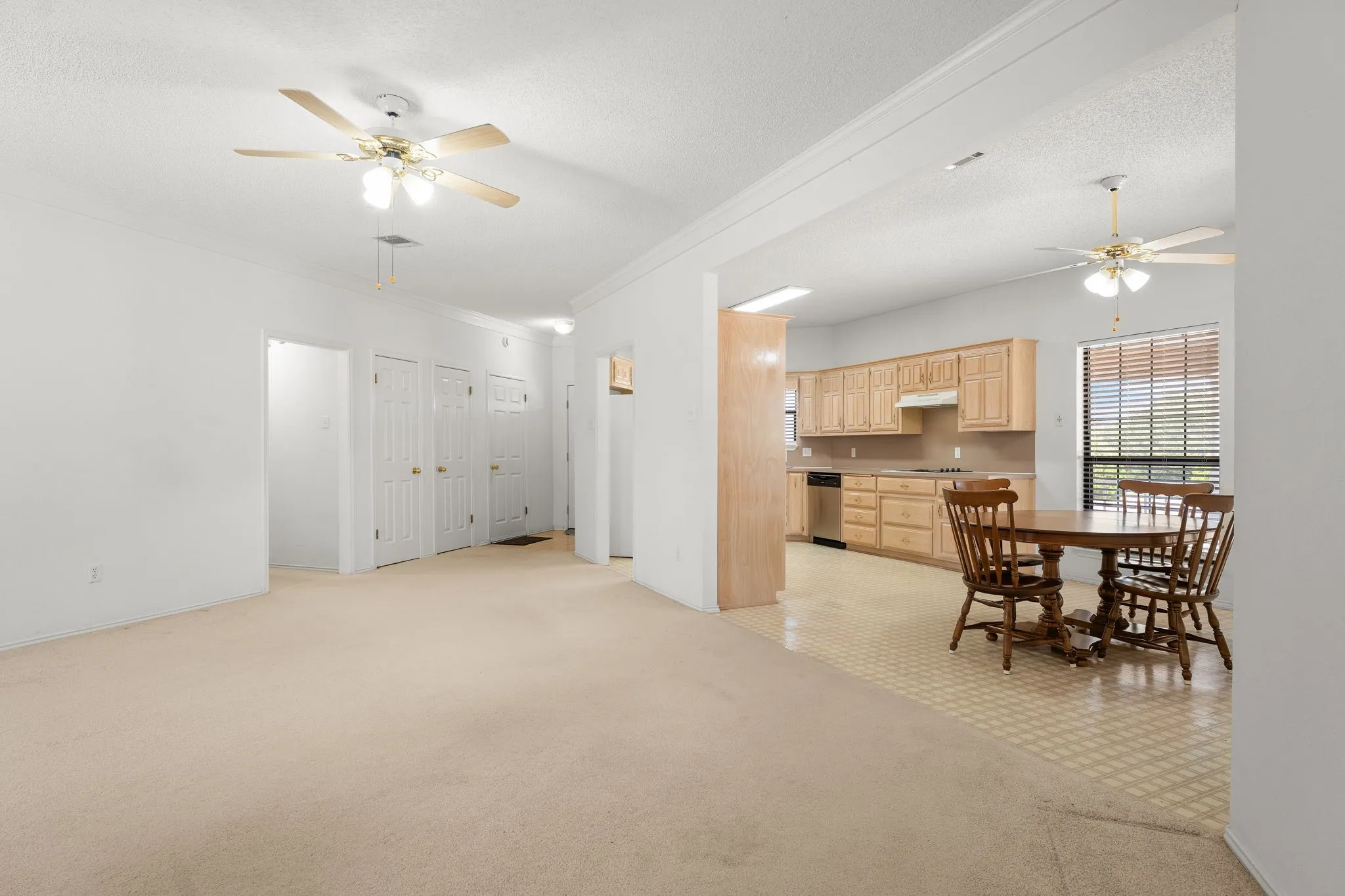 Single Family Residence For Sale in Mc Lennan County , 162 Warren Road, Lorena, Texas 76655, 3 Bedroom, 2 Bathroom, 2 Garage spaces, 1,625 Sqft, built in 1993, mls#21368877, Real Estate Agent in Lorena, Homes For Sale in Mc Lennan county, Homes For Sale in Lorena, Realtor in Lorena Texas, Real Estate Brokerage Independent Realty Texas, Luminita Cordes Realtor