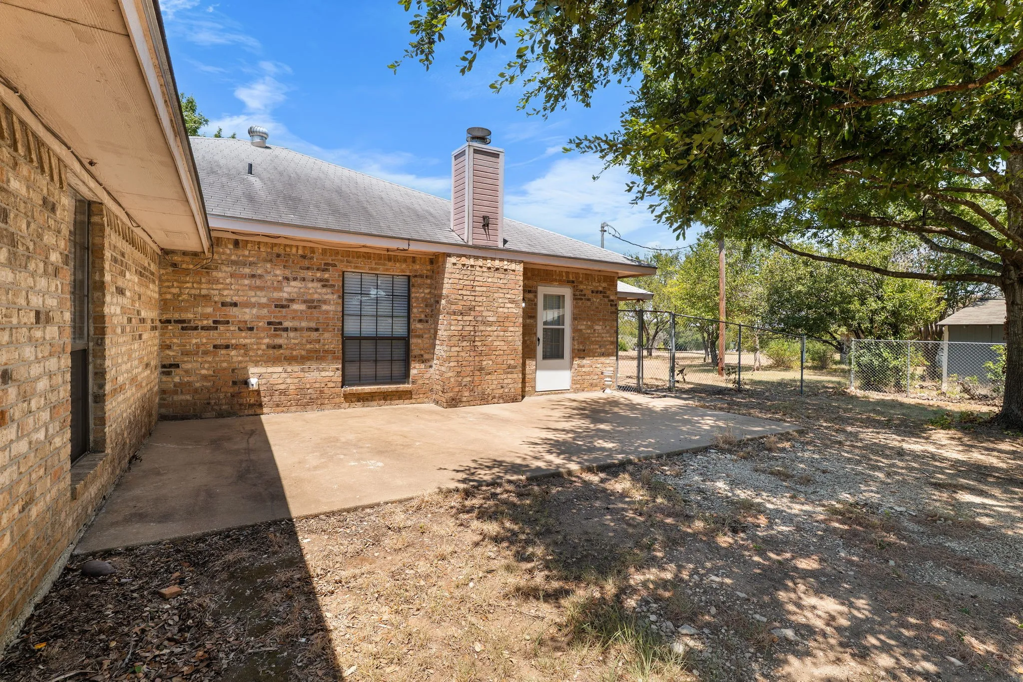 Single Family Residence For Sale in Mc Lennan County , 162 Warren Road, Lorena, Texas 76655, 3 Bedroom, 2 Bathroom, 2 Garage spaces, 1,625 Sqft, built in 1993, mls#21368877, Real Estate Agent in Lorena, Homes For Sale in Mc Lennan county, Homes For Sale in Lorena, Realtor in Lorena Texas, Real Estate Brokerage Independent Realty Texas, Luminita Cordes Realtor