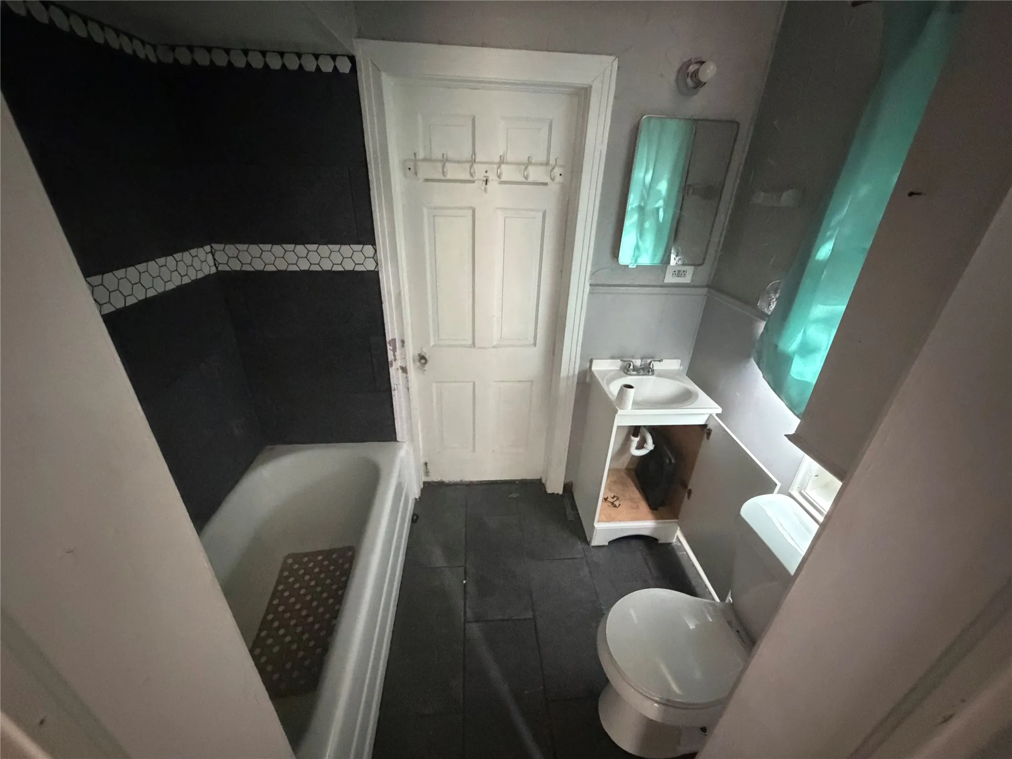 Single Family Residence For Sale in Dallas County , 2409 W Amherst Avenue, Dallas, Texas 75235, 3 Bedroom, 2 Bathroom, Garage spaces, 1,200 Sqft, built in 1940, mls#21368913, Real Estate Agent in Dallas, Homes For Sale in Dallas county, Homes For Sale in Dallas, Realtor in Dallas Texas, Real Estate Brokerage Independent Realty Texas, Luminita Cordes Realtor