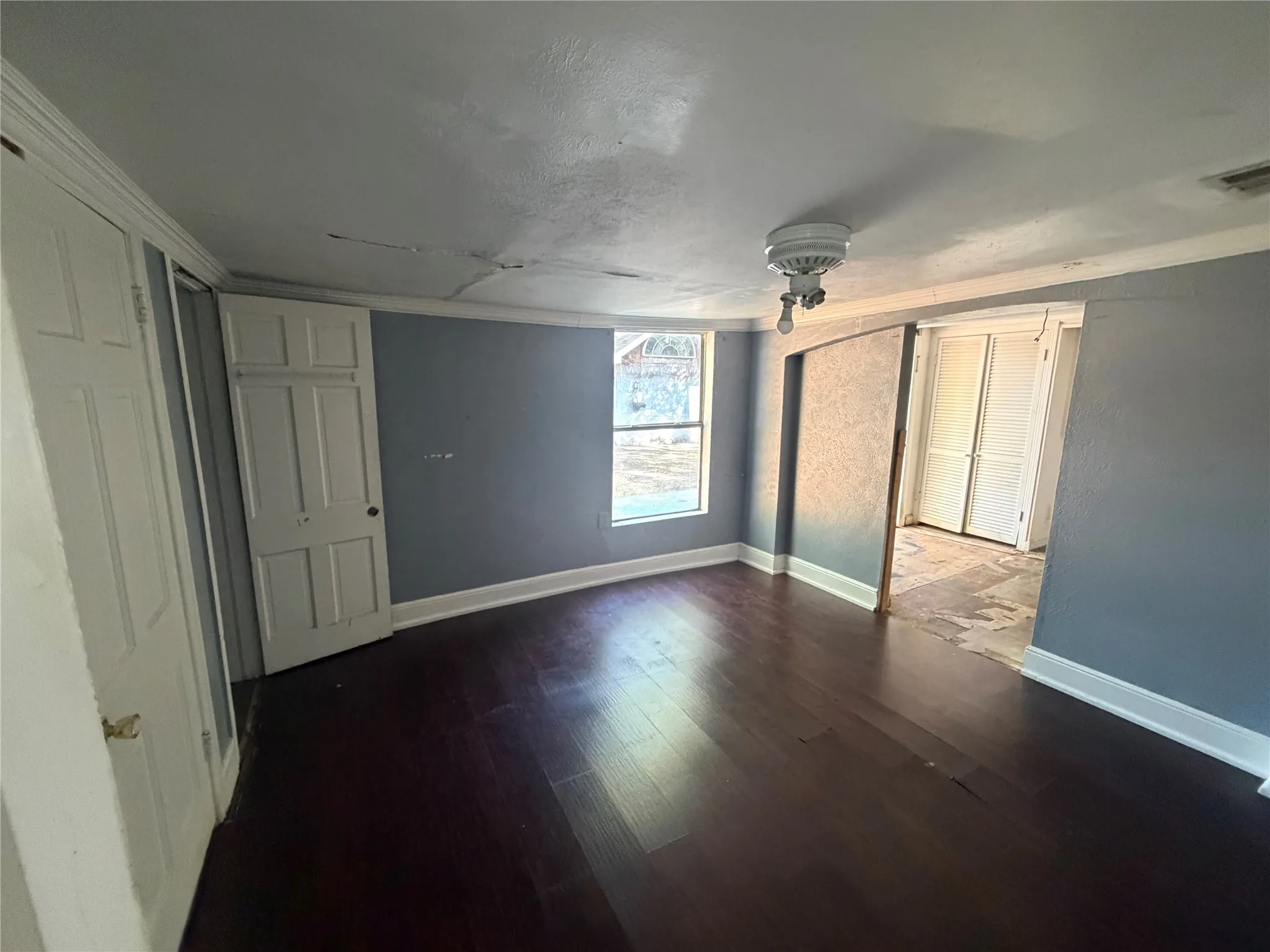 Single Family Residence For Sale in Dallas County , 2409 W Amherst Avenue, Dallas, Texas 75235, 3 Bedroom, 2 Bathroom, Garage spaces, 1,200 Sqft, built in 1940, mls#21368913, Real Estate Agent in Dallas, Homes For Sale in Dallas county, Homes For Sale in Dallas, Realtor in Dallas Texas, Real Estate Brokerage Independent Realty Texas, Luminita Cordes Realtor