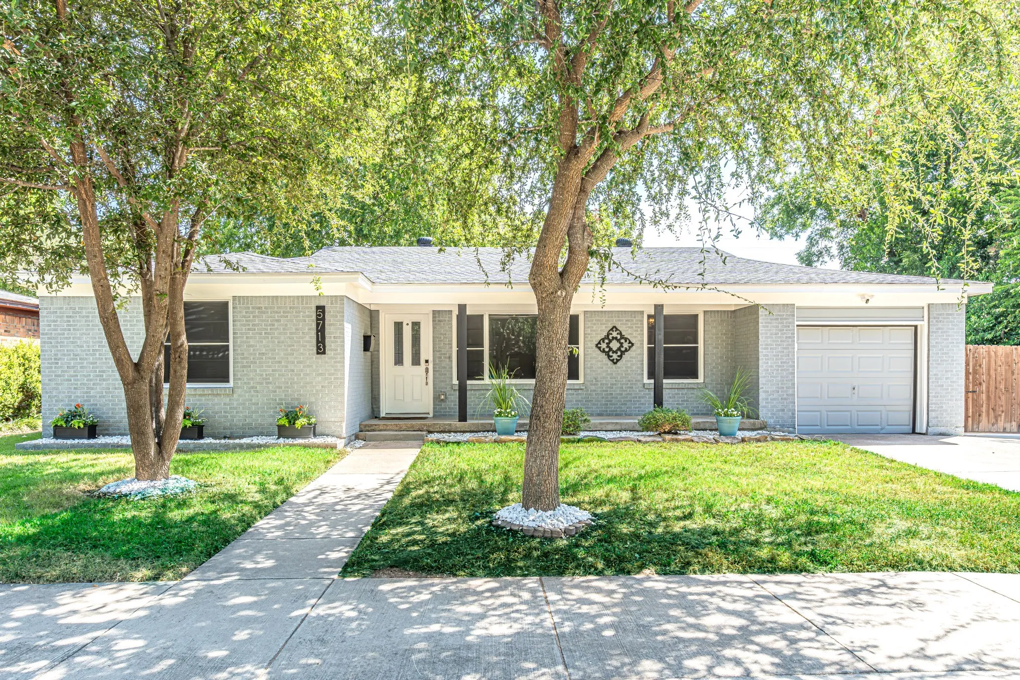 Single Family Residence For Sale in Tarrant County , 5713 Tracyne Drive, Westworth Village, Texas 76114, 3 Bedroom, 2 Bathroom, 1 Garage spaces, 1,431 Sqft, built in 1953, mls#21368324, Real Estate Agent in Westworth Village, Homes For Sale in Tarrant county, Homes For Sale in Westworth Village, Realtor in Westworth Village Texas, Real Estate Brokerage Independent Realty Texas, Luminita Cordes Realtor