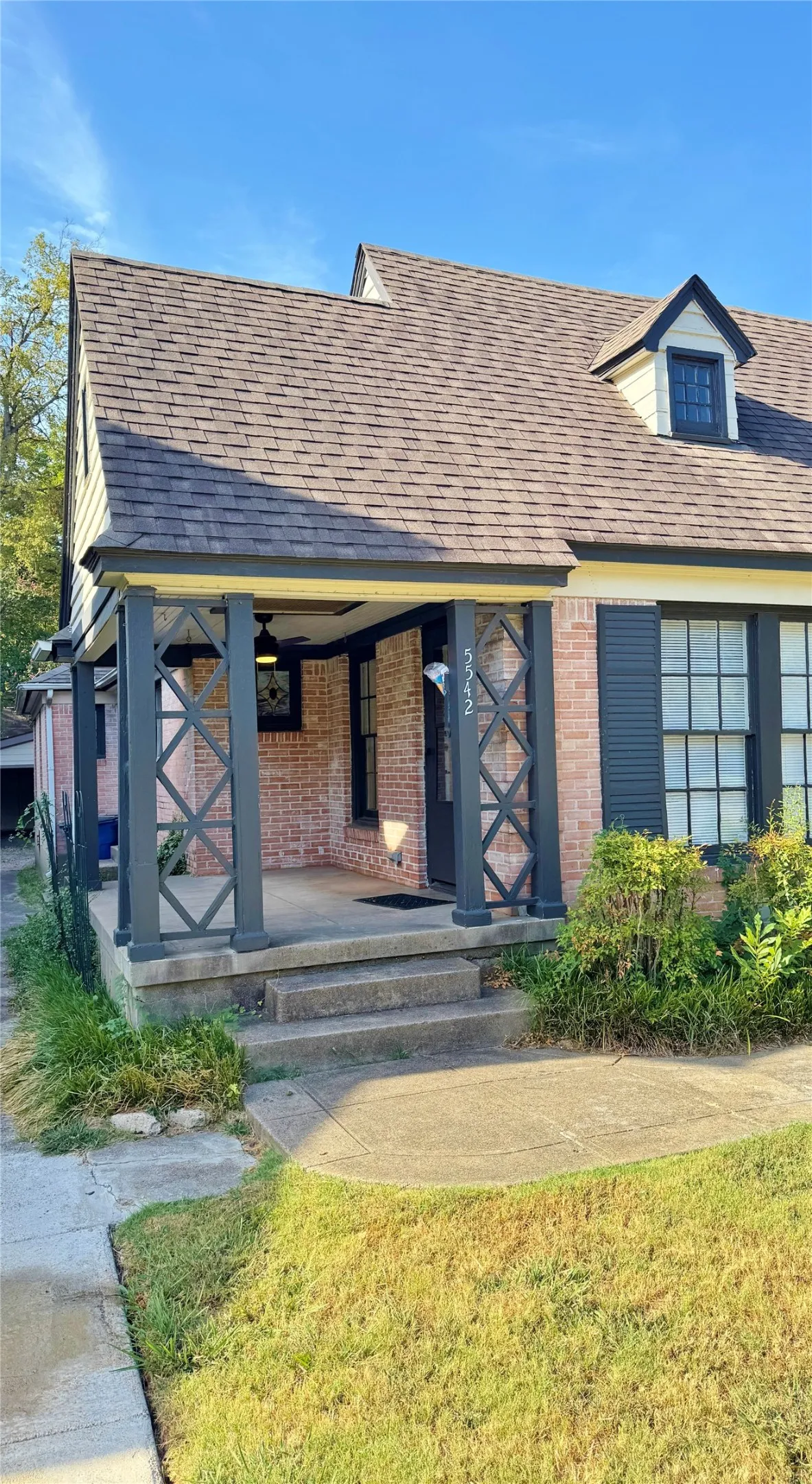 Duplex For Rent in Dallas County , 5542 Longview Street, Dallas, Texas 75206, 2 Bedroom, 1 Bathroom, Garage spaces, 975 Sqft, built in 1946, mls#21368311, Real Estate Agent in Dallas, Homes For Rent in Dallas county, Homes For Rent in Dallas, Realtor in Dallas Texas, Real Estate Brokerage Independent Realty Texas, Luminita Cordes Realtor