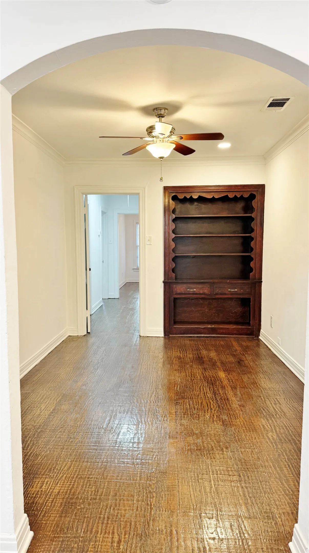 Duplex For Rent in Dallas County , 5542 Longview Street, Dallas, Texas 75206, 2 Bedroom, 1 Bathroom, Garage spaces, 975 Sqft, built in 1946, mls#21368311, Real Estate Agent in Dallas, Homes For Rent in Dallas county, Homes For Rent in Dallas, Realtor in Dallas Texas, Real Estate Brokerage Independent Realty Texas, Luminita Cordes Realtor