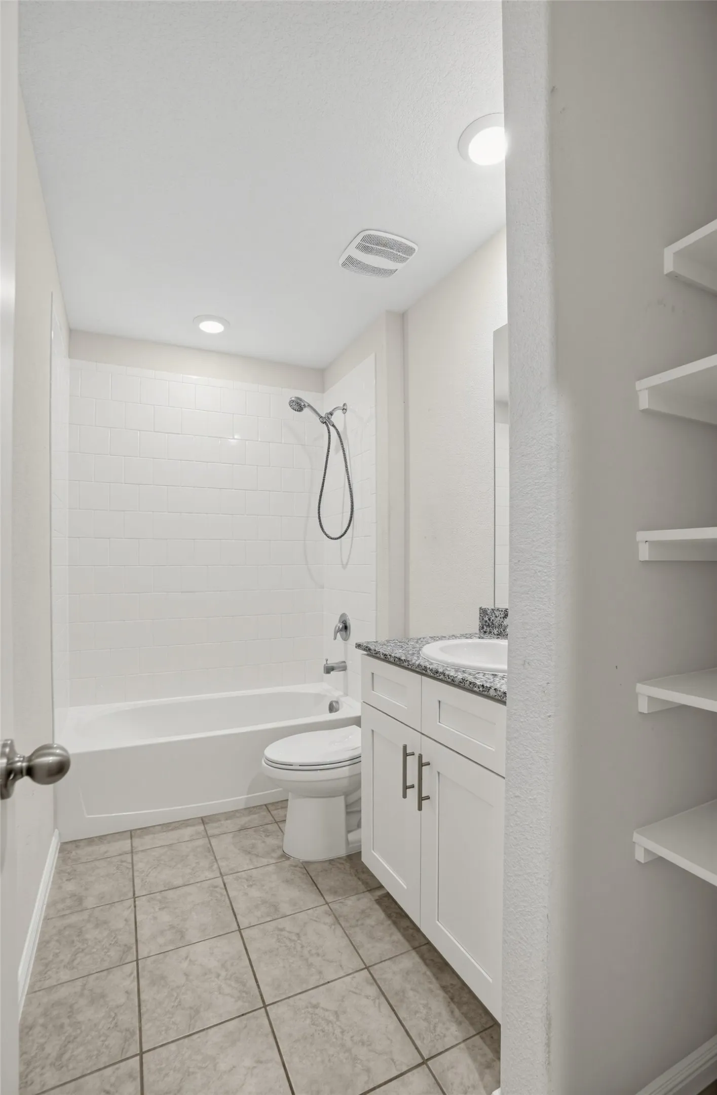 Single Family Residence For Rent in Johnson County , 807 Wolf Creek Drive, Cleburne, Texas 76033, 4 Bedroom, 2 Bathroom, 2 Garage spaces, 1,885 Sqft, built in 2022, mls#21368937, Real Estate Agent in Cleburne, Homes For Rent in Johnson county, Homes For Rent in Cleburne, Realtor in Cleburne Texas, Real Estate Brokerage Independent Realty Texas, Luminita Cordes Realtor