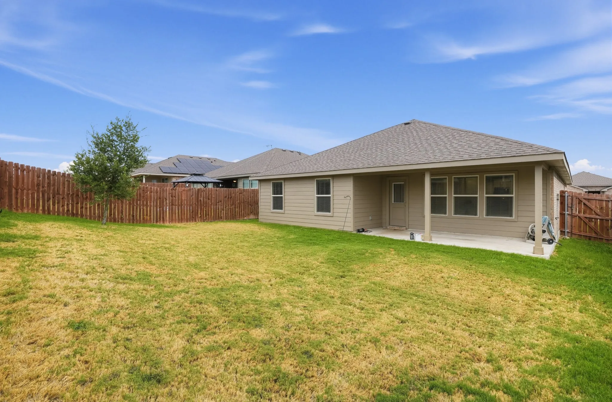 Single Family Residence For Rent in Johnson County , 807 Wolf Creek Drive, Cleburne, Texas 76033, 4 Bedroom, 2 Bathroom, 2 Garage spaces, 1,885 Sqft, built in 2022, mls#21368937, Real Estate Agent in Cleburne, Homes For Rent in Johnson county, Homes For Rent in Cleburne, Realtor in Cleburne Texas, Real Estate Brokerage Independent Realty Texas, Luminita Cordes Realtor