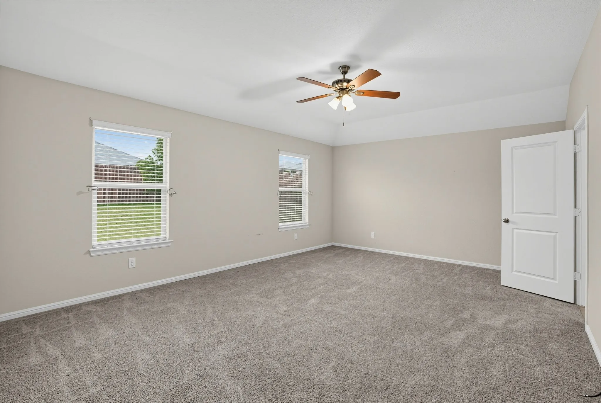 Single Family Residence For Rent in Johnson County , 807 Wolf Creek Drive, Cleburne, Texas 76033, 4 Bedroom, 2 Bathroom, 2 Garage spaces, 1,885 Sqft, built in 2022, mls#21368937, Real Estate Agent in Cleburne, Homes For Rent in Johnson county, Homes For Rent in Cleburne, Realtor in Cleburne Texas, Real Estate Brokerage Independent Realty Texas, Luminita Cordes Realtor