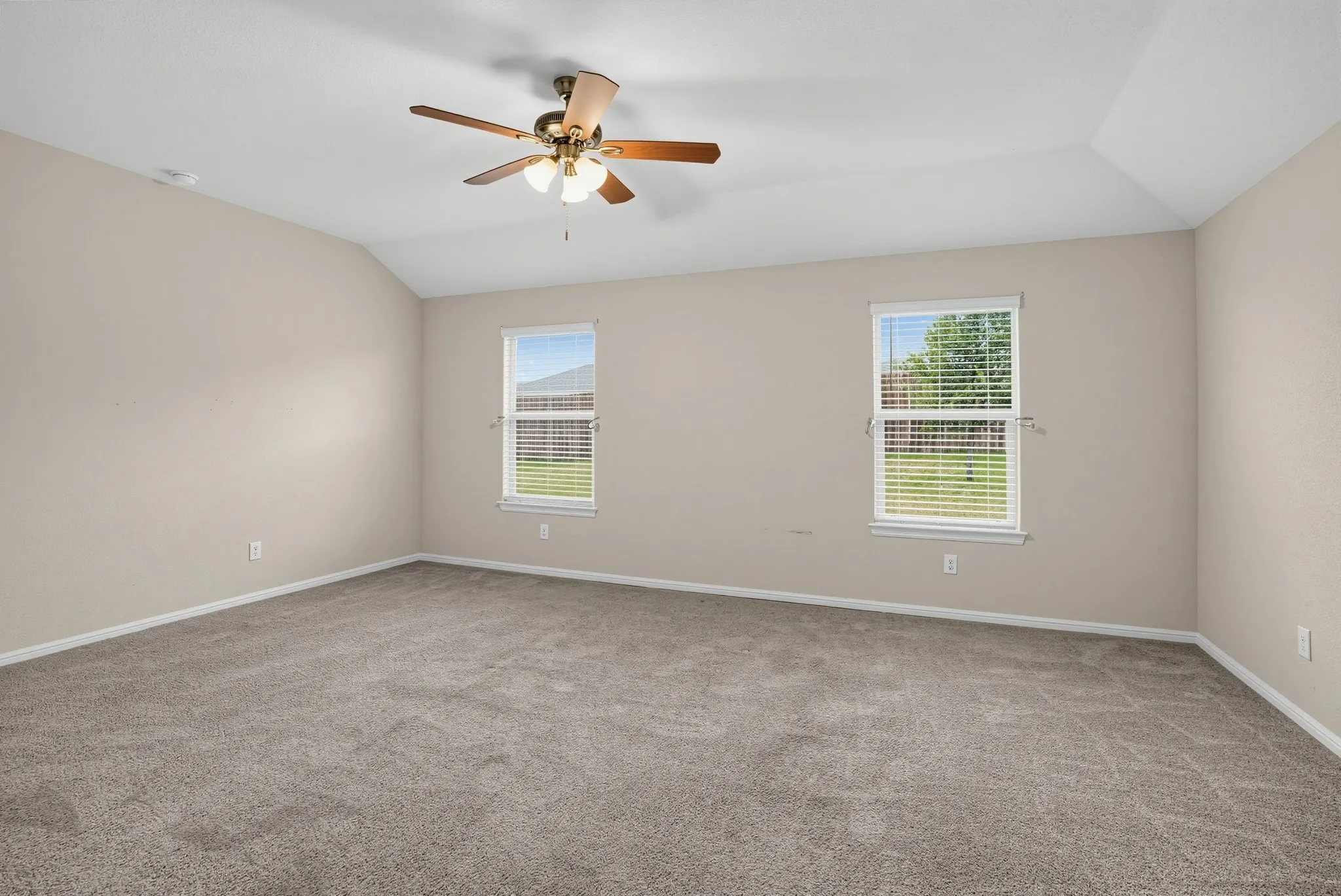 Single Family Residence For Rent in Johnson County , 807 Wolf Creek Drive, Cleburne, Texas 76033, 4 Bedroom, 2 Bathroom, 2 Garage spaces, 1,885 Sqft, built in 2022, mls#21368937, Real Estate Agent in Cleburne, Homes For Rent in Johnson county, Homes For Rent in Cleburne, Realtor in Cleburne Texas, Real Estate Brokerage Independent Realty Texas, Luminita Cordes Realtor