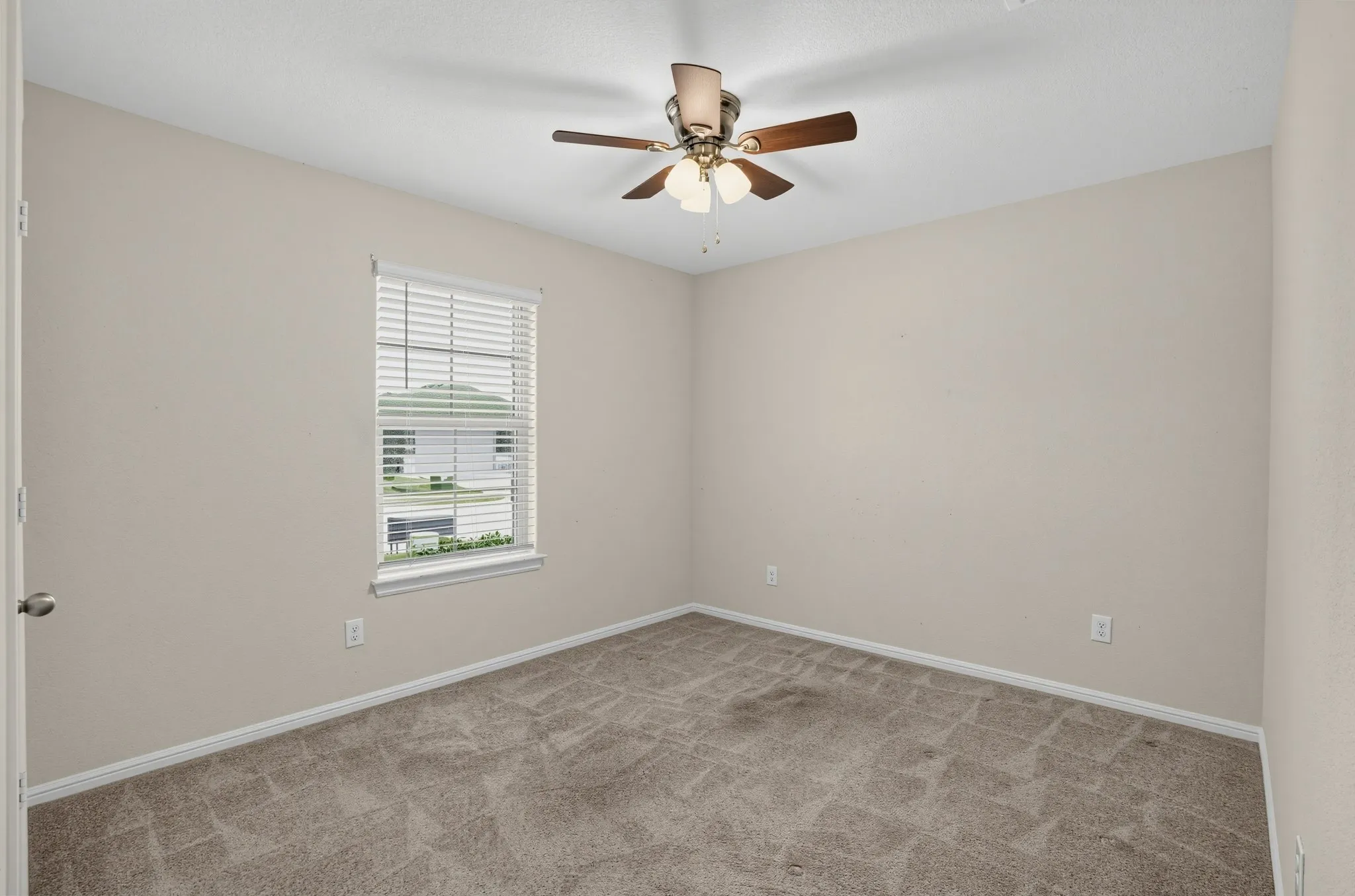 Single Family Residence For Rent in Johnson County , 807 Wolf Creek Drive, Cleburne, Texas 76033, 4 Bedroom, 2 Bathroom, 2 Garage spaces, 1,885 Sqft, built in 2022, mls#21368937, Real Estate Agent in Cleburne, Homes For Rent in Johnson county, Homes For Rent in Cleburne, Realtor in Cleburne Texas, Real Estate Brokerage Independent Realty Texas, Luminita Cordes Realtor