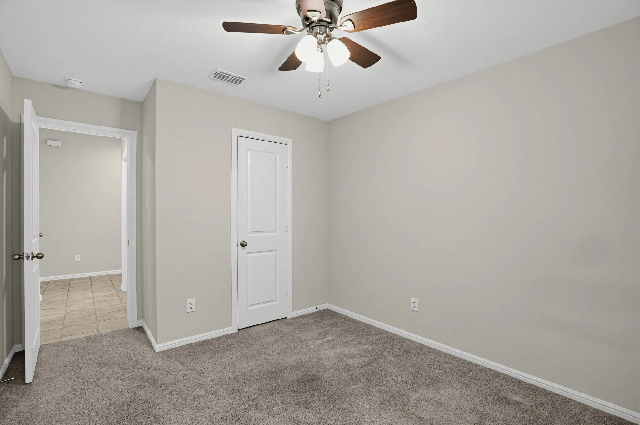Single Family Residence For Rent in Johnson County , 807 Wolf Creek Drive, Cleburne, Texas 76033, 4 Bedroom, 2 Bathroom, 2 Garage spaces, 1,885 Sqft, built in 2022, mls#21368937, Real Estate Agent in Cleburne, Homes For Rent in Johnson county, Homes For Rent in Cleburne, Realtor in Cleburne Texas, Real Estate Brokerage Independent Realty Texas, Luminita Cordes Realtor