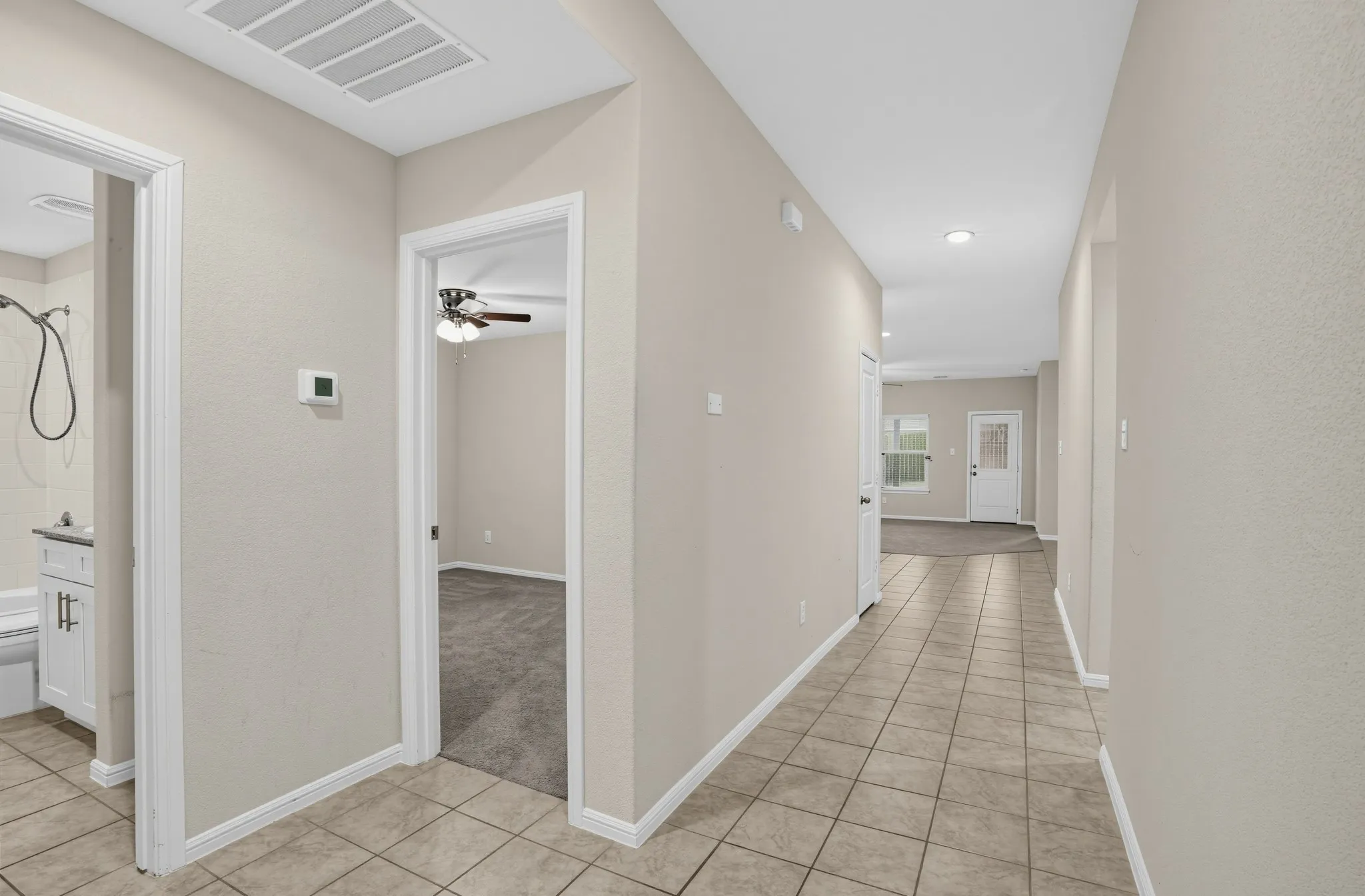 Single Family Residence For Rent in Johnson County , 807 Wolf Creek Drive, Cleburne, Texas 76033, 4 Bedroom, 2 Bathroom, 2 Garage spaces, 1,885 Sqft, built in 2022, mls#21368937, Real Estate Agent in Cleburne, Homes For Rent in Johnson county, Homes For Rent in Cleburne, Realtor in Cleburne Texas, Real Estate Brokerage Independent Realty Texas, Luminita Cordes Realtor