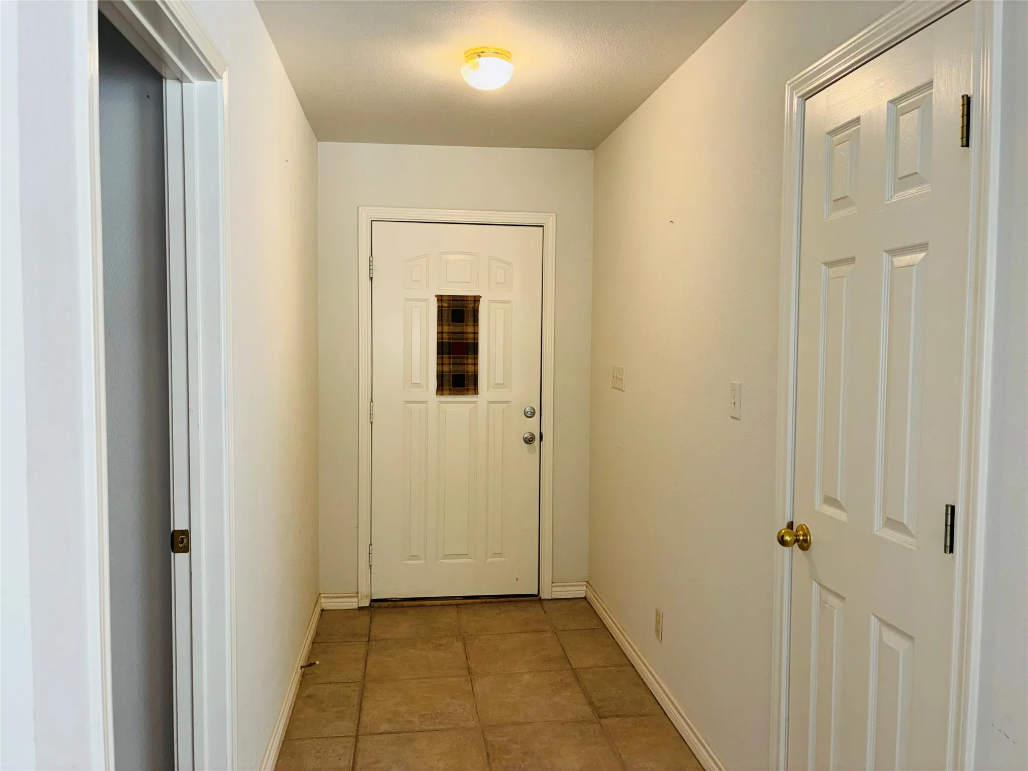 Single Family Residence For Sale in Hood County , 6703 Lejeune Court, Granbury, Texas 76049, 3 Bedroom, 2 Bathroom, 2 Garage spaces, 1,892 Sqft, built in 1999, mls#21368778, Real Estate Agent in Granbury, Homes For Sale in Hood county, Homes For Sale in Granbury, Realtor in Granbury Texas, Real Estate Brokerage Independent Realty Texas, Luminita Cordes Realtor