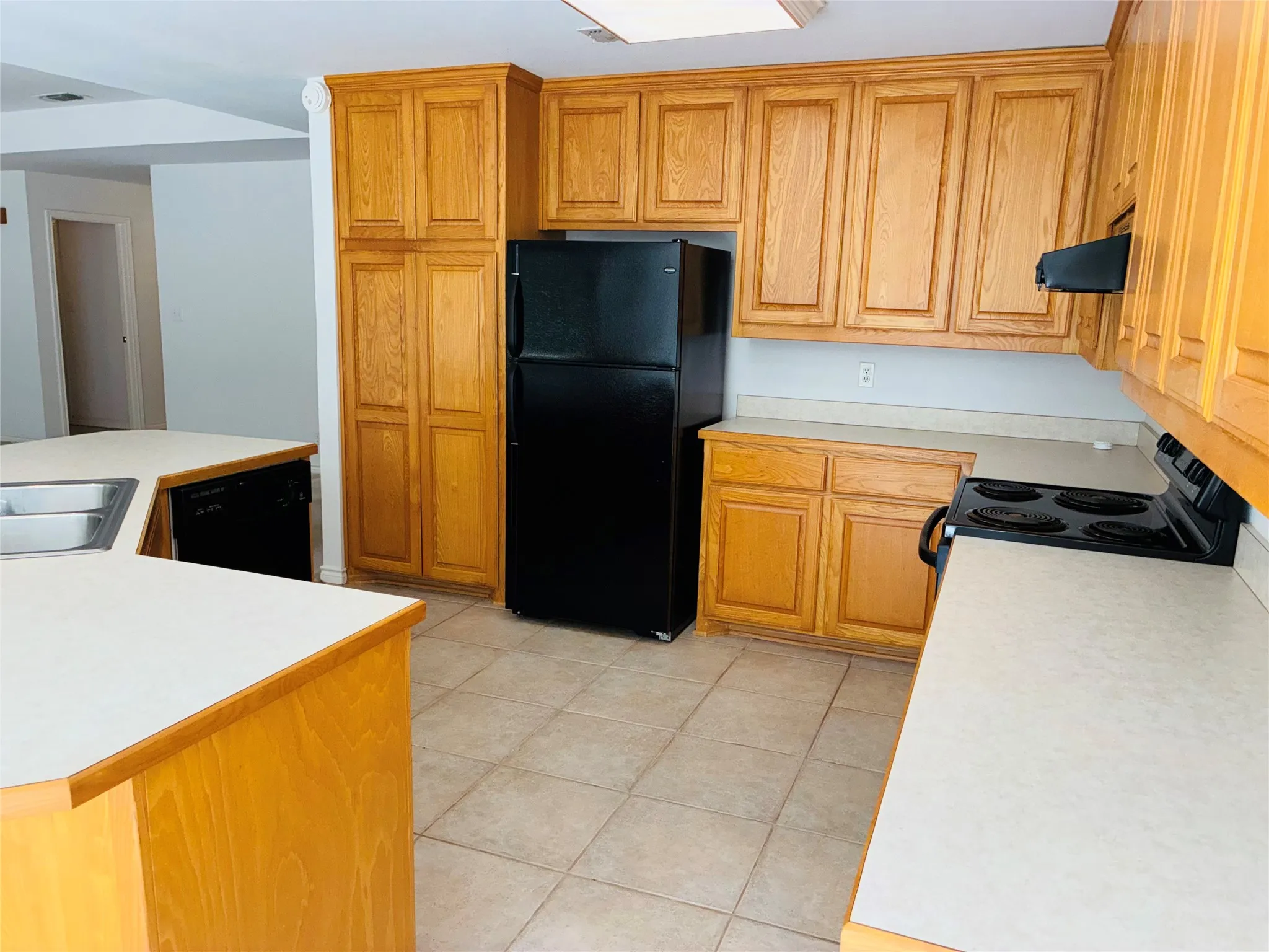 Single Family Residence For Sale in Hood County , 6703 Lejeune Court, Granbury, Texas 76049, 3 Bedroom, 2 Bathroom, 2 Garage spaces, 1,892 Sqft, built in 1999, mls#21368778, Real Estate Agent in Granbury, Homes For Sale in Hood county, Homes For Sale in Granbury, Realtor in Granbury Texas, Real Estate Brokerage Independent Realty Texas, Luminita Cordes Realtor