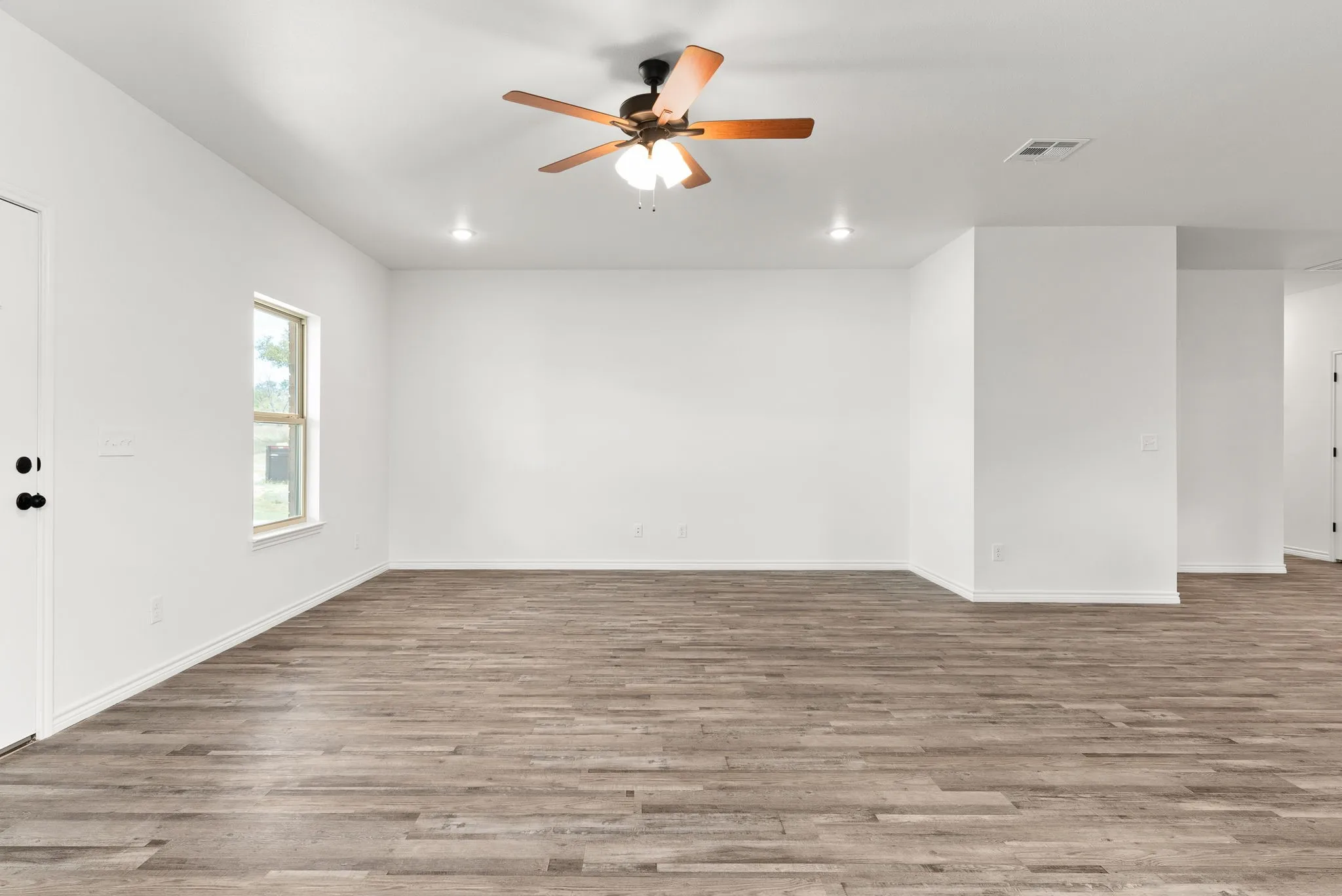 Single Family Residence For Sale in Lampasas County , 828 Elijah, Lampasas, Texas 76550, 4 Bedroom, 3 Bathroom, 2 Garage spaces, 2,068 Sqft, built in 2024, mls#21362806, Real Estate Agent in Lampasas, Homes For Sale in Lampasas county, Homes For Sale in Lampasas, Realtor in Lampasas Texas, Real Estate Brokerage Independent Realty Texas, Luminita Cordes Realtor