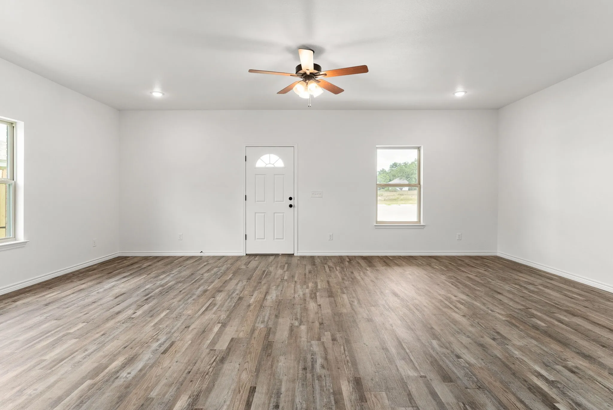 Single Family Residence For Sale in Lampasas County , 828 Elijah, Lampasas, Texas 76550, 4 Bedroom, 3 Bathroom, 2 Garage spaces, 2,068 Sqft, built in 2024, mls#21362806, Real Estate Agent in Lampasas, Homes For Sale in Lampasas county, Homes For Sale in Lampasas, Realtor in Lampasas Texas, Real Estate Brokerage Independent Realty Texas, Luminita Cordes Realtor