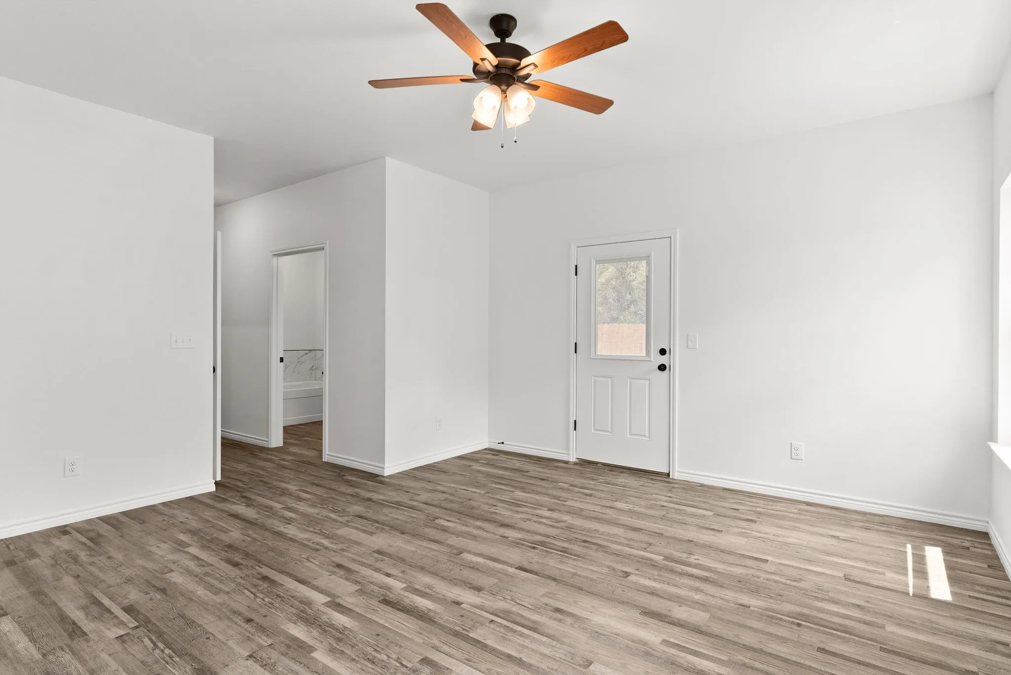 Single Family Residence For Sale in Lampasas County , 828 Elijah, Lampasas, Texas 76550, 4 Bedroom, 3 Bathroom, 2 Garage spaces, 2,068 Sqft, built in 2024, mls#21362806, Real Estate Agent in Lampasas, Homes For Sale in Lampasas county, Homes For Sale in Lampasas, Realtor in Lampasas Texas, Real Estate Brokerage Independent Realty Texas, Luminita Cordes Realtor