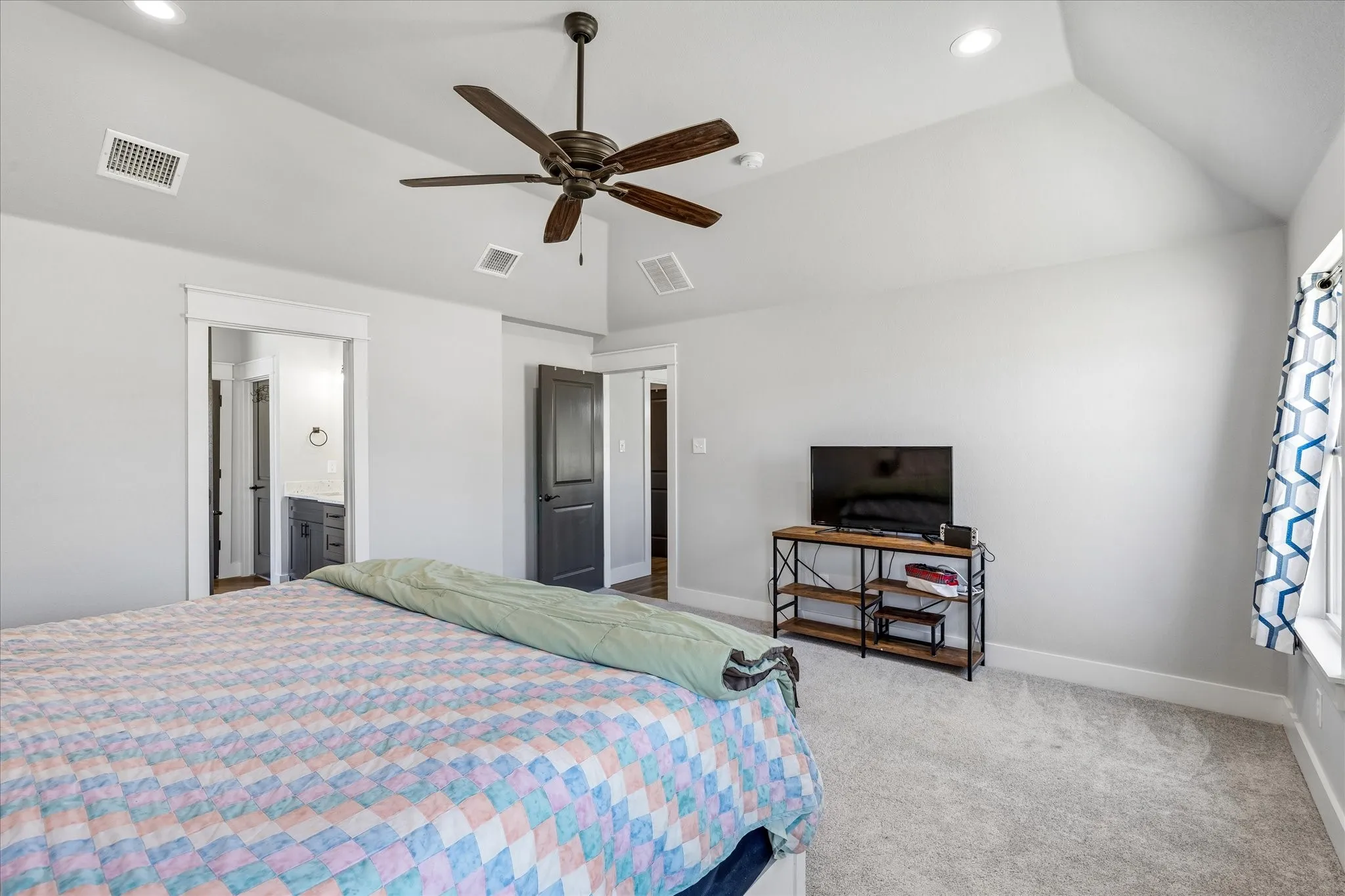 Single Family Residence For Sale in Parker County , 10020 Valley Oak Court, Springtown, Texas 76082, 5 Bedroom, 2 Bathroom, 2 Garage spaces, 2,384 Sqft, built in 2023, mls#21367364, Real Estate Agent in Springtown, Homes For Sale in Parker county, Homes For Sale in Springtown, Realtor in Springtown Texas, Real Estate Brokerage Independent Realty Texas, Luminita Cordes Realtor