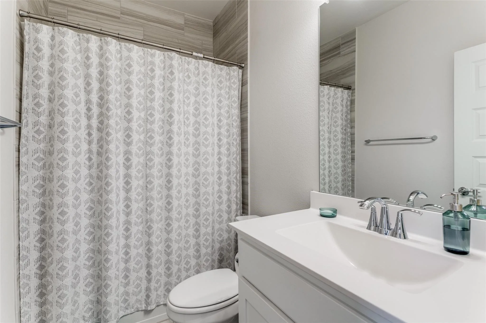 Single Family Residence For Rent in Collin County , 8052 Zeppos Drive, Plano, Texas 75024, 3 Bedroom, 4 Bathroom, 2 Garage spaces, 1,892 Sqft, built in 2021, mls#21368882, Real Estate Agent in Plano, Homes For Rent in Collin county, Homes For Rent in Plano, Realtor in Plano Texas, Real Estate Brokerage Independent Realty Texas, Luminita Cordes Realtor