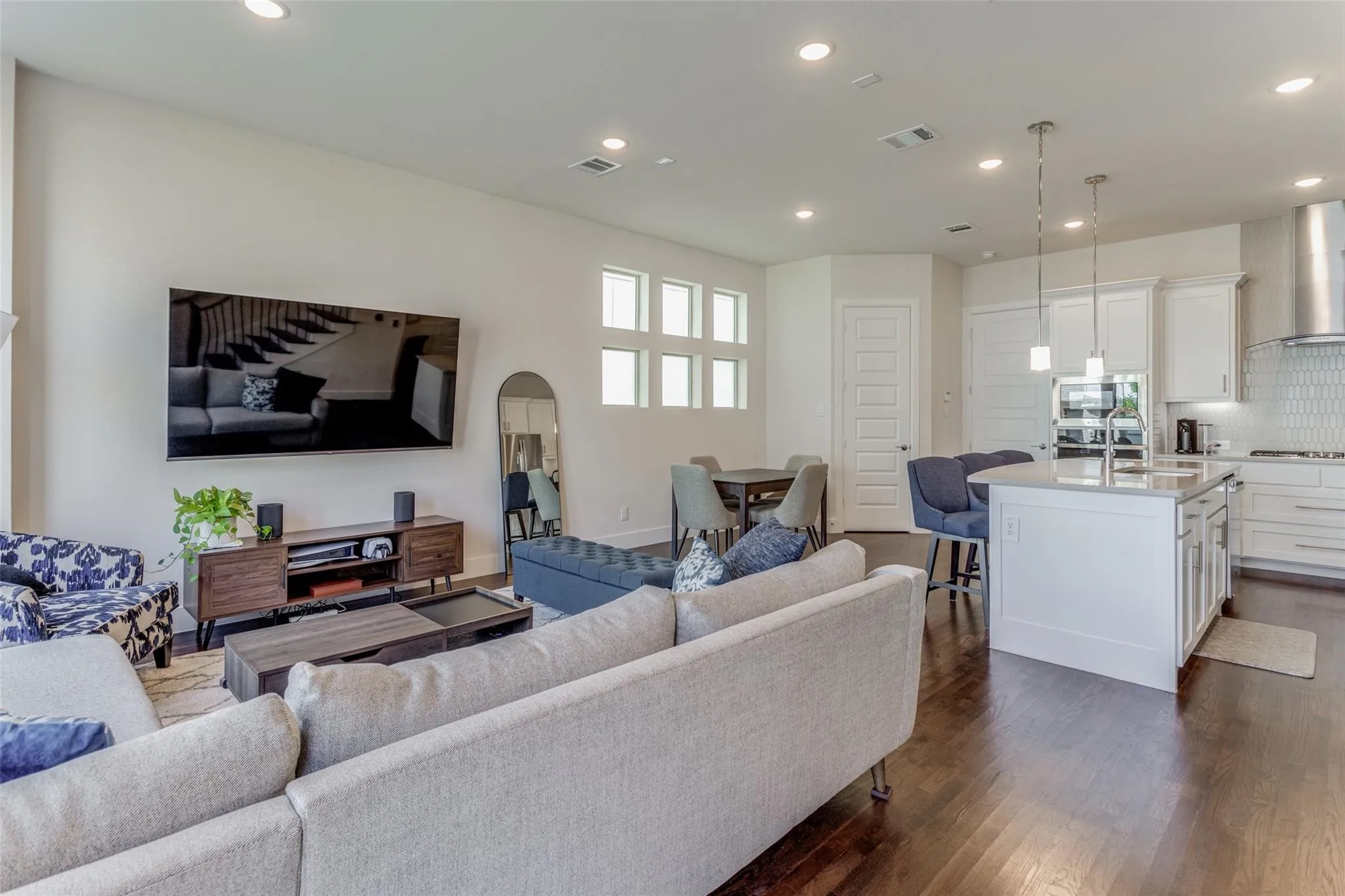 Single Family Residence For Rent in Collin County , 8052 Zeppos Drive, Plano, Texas 75024, 3 Bedroom, 4 Bathroom, 2 Garage spaces, 1,892 Sqft, built in 2021, mls#21368882, Real Estate Agent in Plano, Homes For Rent in Collin county, Homes For Rent in Plano, Realtor in Plano Texas, Real Estate Brokerage Independent Realty Texas, Luminita Cordes Realtor