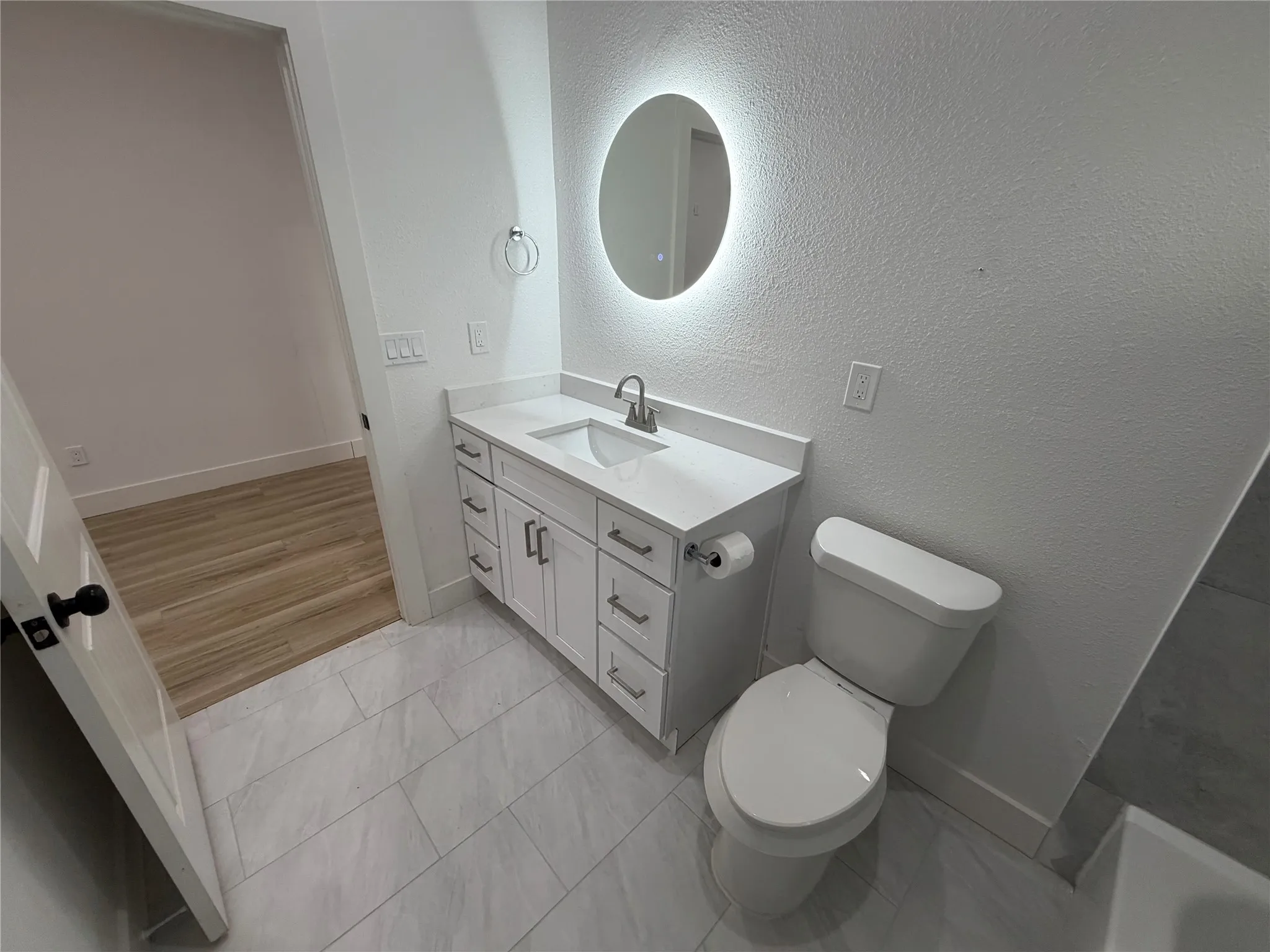 Duplex For Rent in Dallas County , 808 W 10th Street, Dallas, Texas 75208, 2 Bedroom, 1 Bathroom, Garage spaces, 1,830 Sqft, built in 1930, mls#21368965, Real Estate Agent in Dallas, Homes For Rent in Dallas county, Homes For Rent in Dallas, Realtor in Dallas Texas, Real Estate Brokerage Independent Realty Texas, Luminita Cordes Realtor