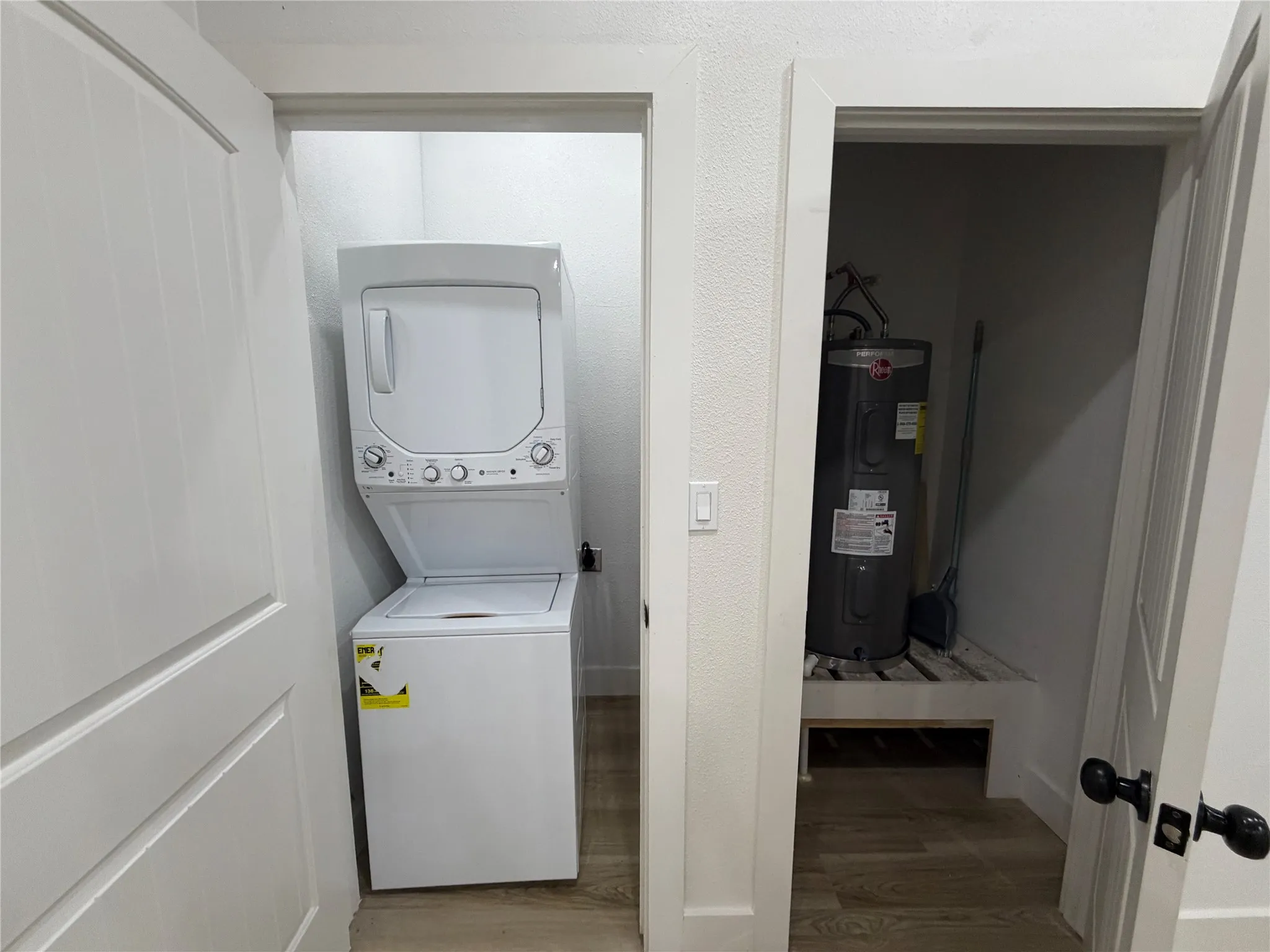 Duplex For Rent in Dallas County , 808 W 10th Street, Dallas, Texas 75208, 2 Bedroom, 1 Bathroom, Garage spaces, 1,830 Sqft, built in 1930, mls#21368965, Real Estate Agent in Dallas, Homes For Rent in Dallas county, Homes For Rent in Dallas, Realtor in Dallas Texas, Real Estate Brokerage Independent Realty Texas, Luminita Cordes Realtor