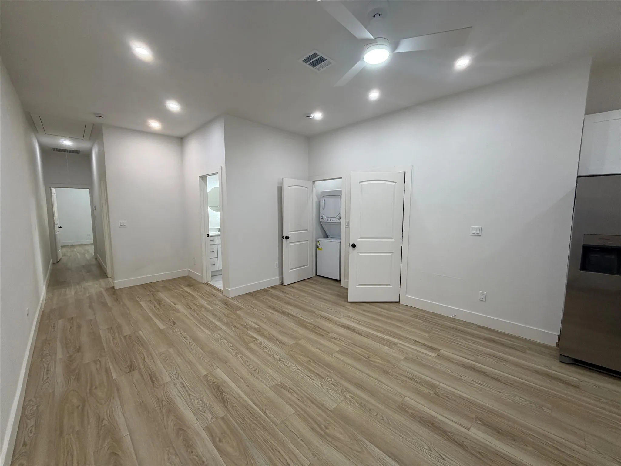 Duplex For Rent in Dallas County , 808 W 10th Street, Dallas, Texas 75208, 2 Bedroom, 1 Bathroom, Garage spaces, 1,830 Sqft, built in 1930, mls#21368965, Real Estate Agent in Dallas, Homes For Rent in Dallas county, Homes For Rent in Dallas, Realtor in Dallas Texas, Real Estate Brokerage Independent Realty Texas, Luminita Cordes Realtor