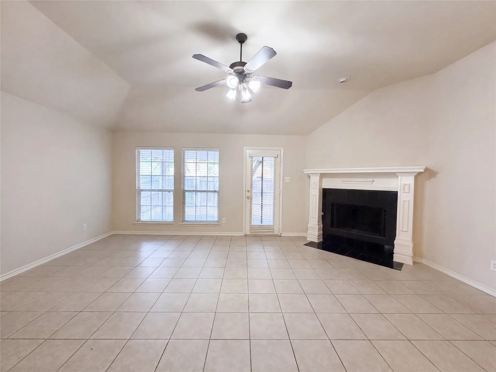Single Family Residence For Sale in Collin County , 8404 Blacktail Trail, Mc Kinney, Texas 75070, 4 Bedroom, 2 Bathroom, 2 Garage spaces, 2,405 Sqft, built in 2003, mls#21368962, Real Estate Agent in Mc Kinney, Homes For Sale in Collin county, Homes For Sale in Mc Kinney, Realtor in Mc Kinney Texas, Real Estate Brokerage Independent Realty Texas, Luminita Cordes Realtor