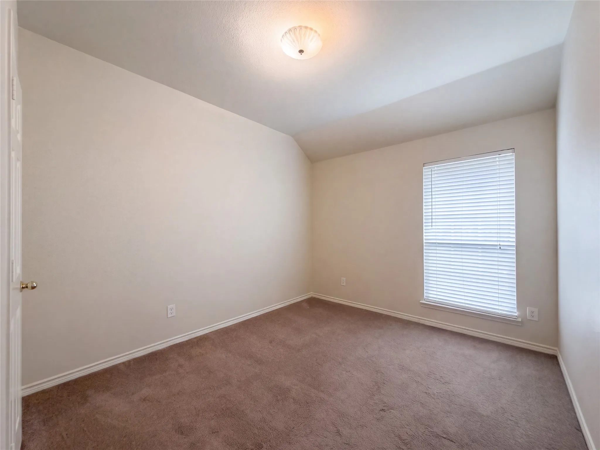 Single Family Residence For Sale in Collin County , 8404 Blacktail Trail, Mc Kinney, Texas 75070, 4 Bedroom, 2 Bathroom, 2 Garage spaces, 2,405 Sqft, built in 2003, mls#21368962, Real Estate Agent in Mc Kinney, Homes For Sale in Collin county, Homes For Sale in Mc Kinney, Realtor in Mc Kinney Texas, Real Estate Brokerage Independent Realty Texas, Luminita Cordes Realtor